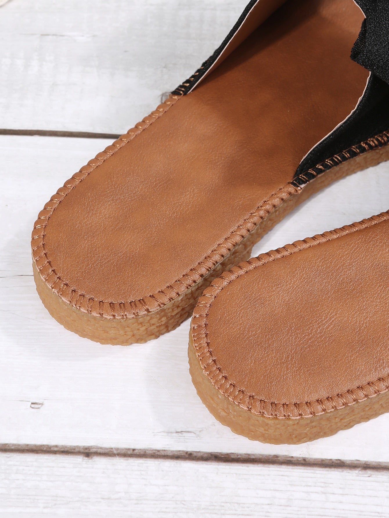 Women’s flat slide sandals with bowknot detail, open toe, and slip-on design