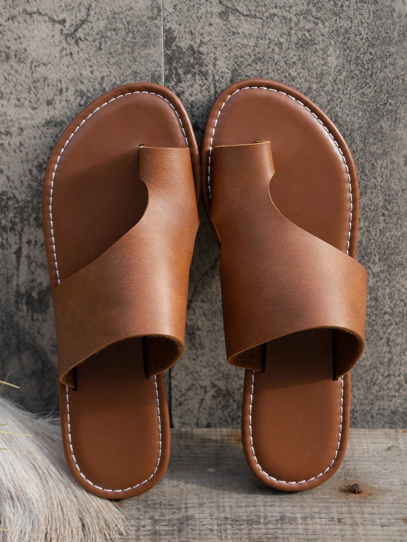 Women's flat toe post slide sandals with a plain casual design, soft sole, and anti-slip outsole, suitable for summer outdoor use.