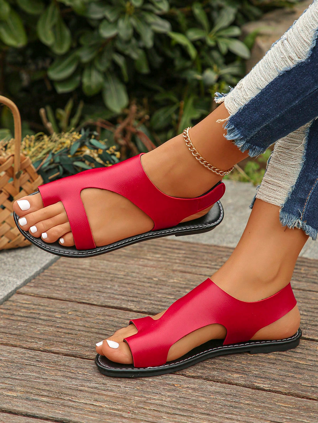 Women's flat slide sandals with toe ring toe-post design and hook-and-loop detail, suitable for summer outdoor wear.