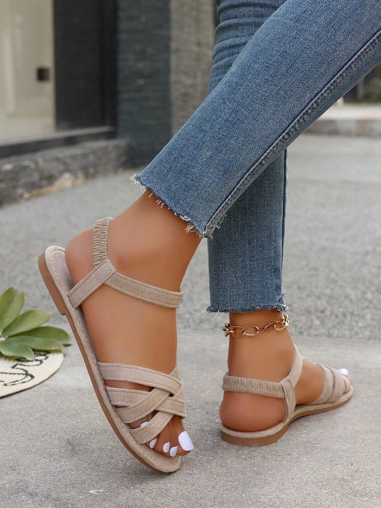 Women's plus size solid cross strap flat sandals with braided detail, open toe, and ankle strap in a casual style for beach and holiday outfits.
