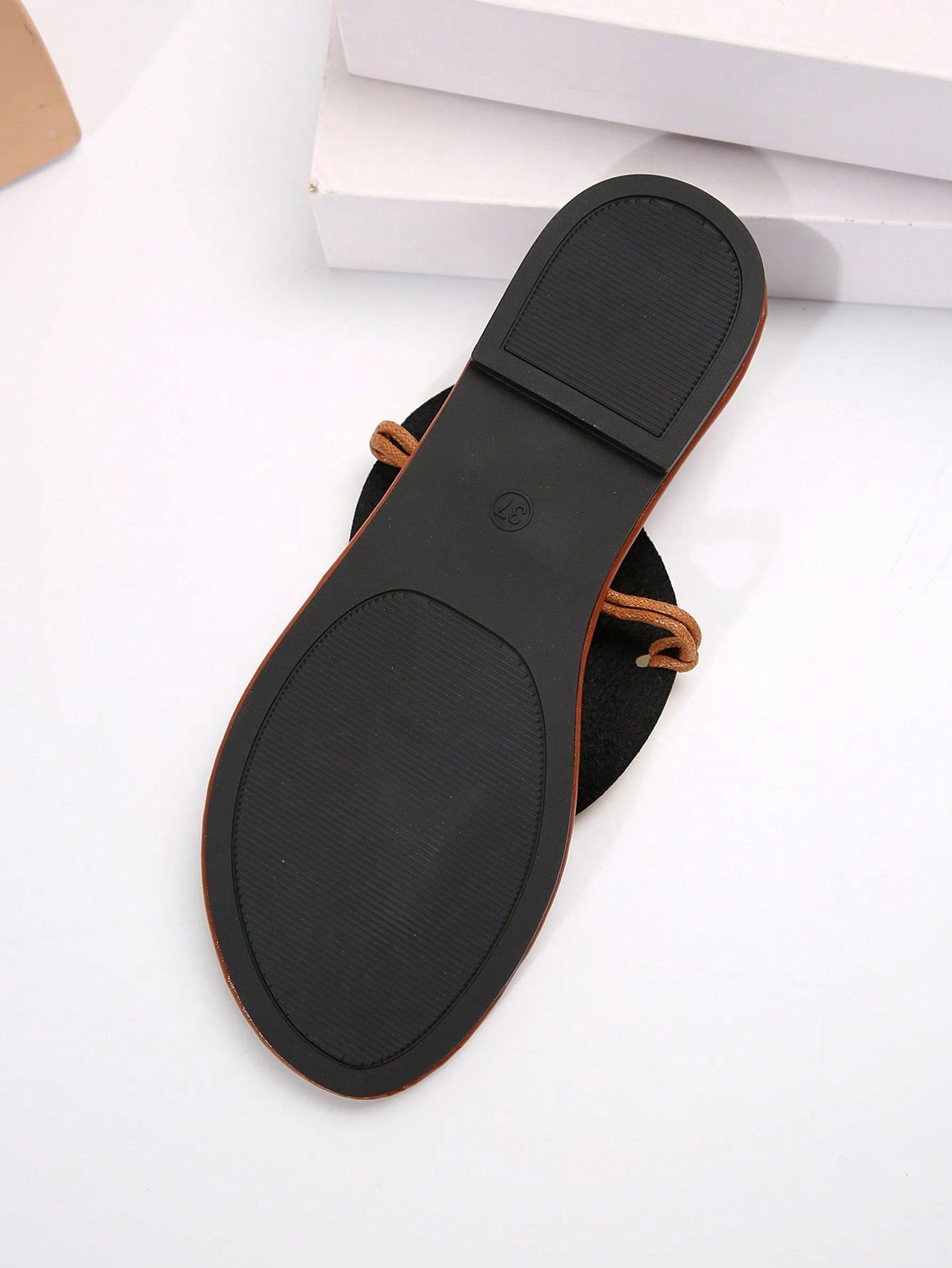 Women’s dual-color mango print flat flip flop slides with toe post, PU upper, and rubber outsole, designed for casual outdoor and beach wear.