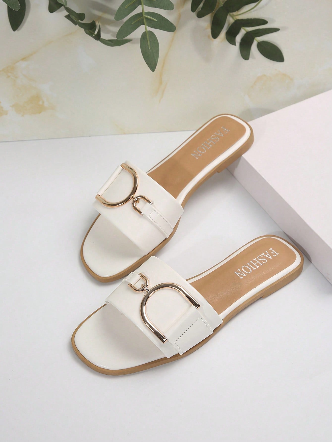 Women's chic flat sandals with ankle strap, cut-out design, colorblock pattern, and open toe, suitable for casual streetwear and beach wear.
