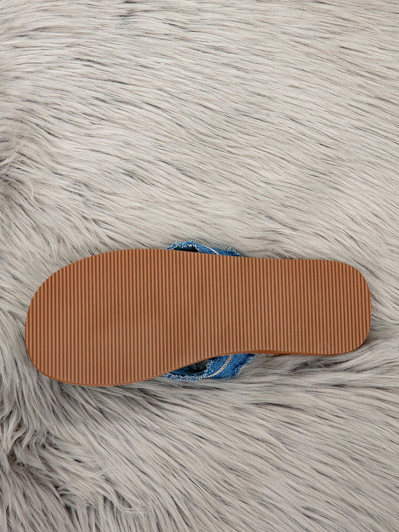 Women's flat lace slide sandals with an open-toe, hollow breathable upper and lightweight beach slipper design.