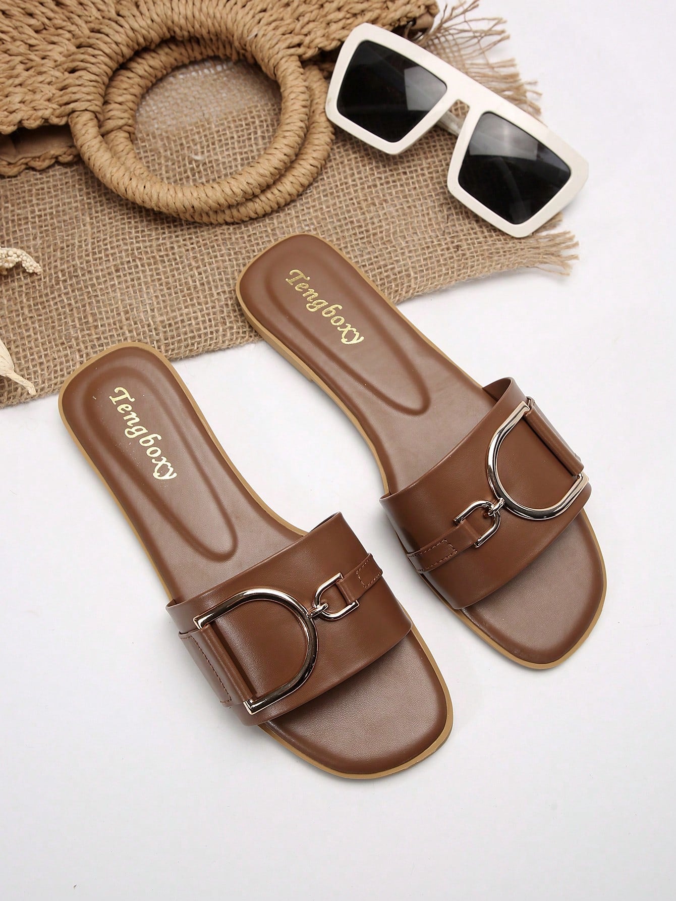 Women's chic flat sandals with ankle strap, cut-out design, colorblock pattern, and open toe, suitable for casual streetwear and beach wear.