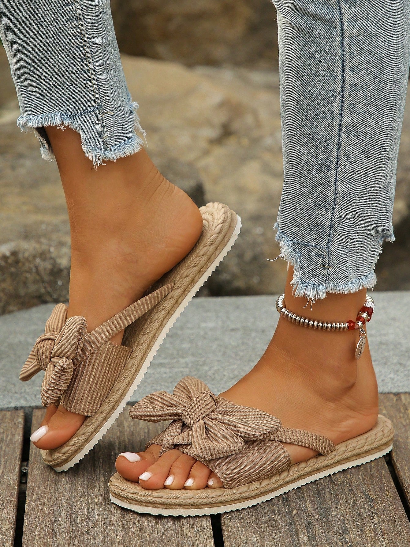 Women’s khaki flat slide sandals with bow decor and open toe design, lightweight non-slip sole, casual comfort style
