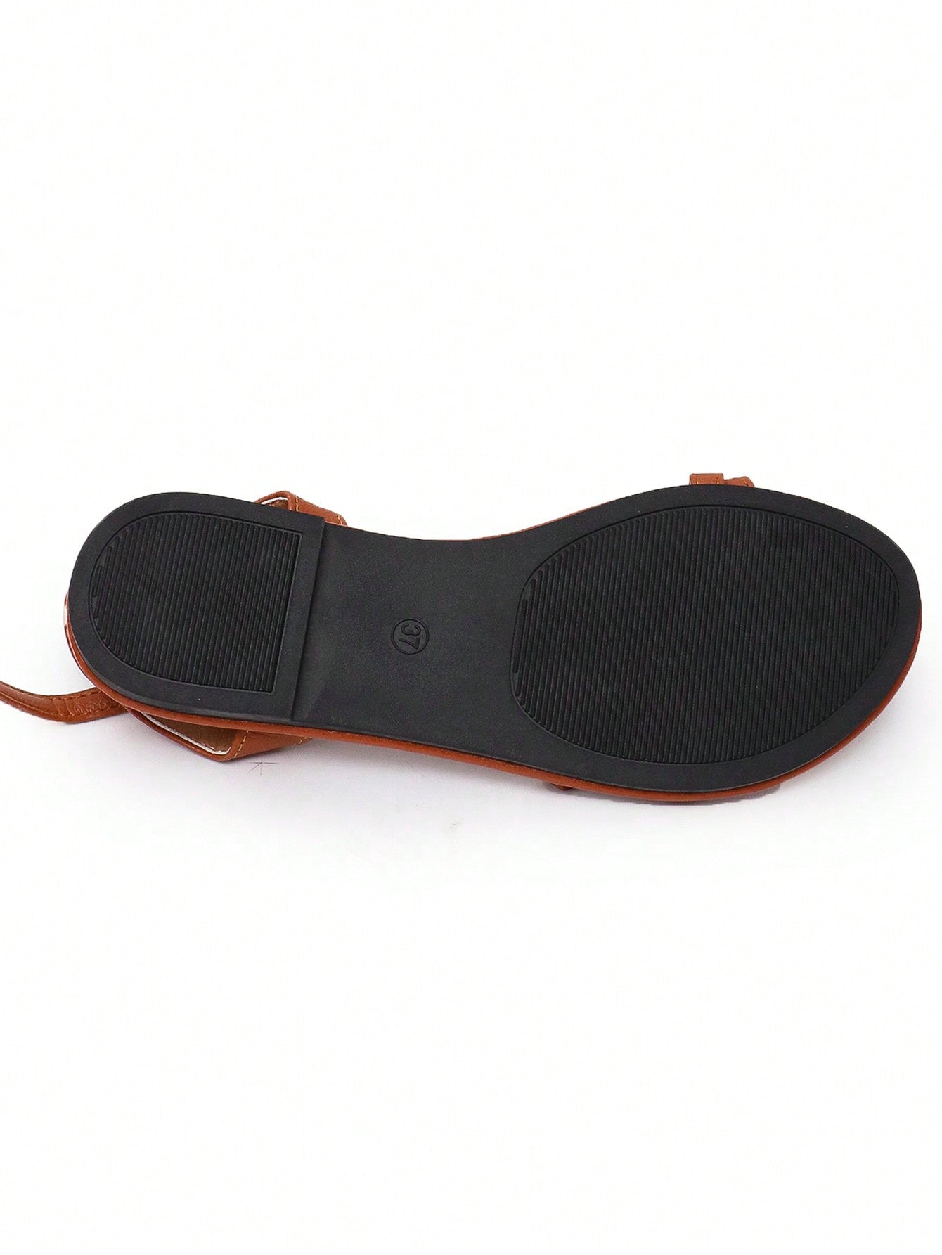 Women's flat gladiator sandals with buckle strap and open toe, suitable for beach wear, casual walking, and outdoor use.