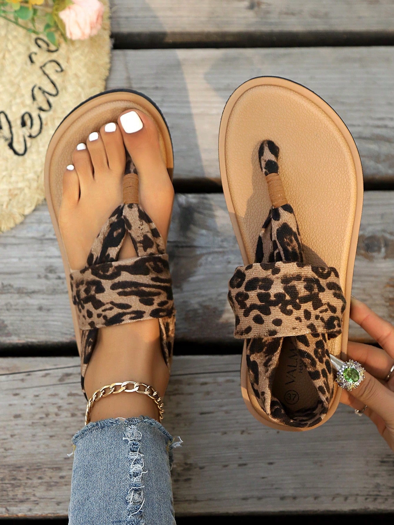 Women's wide fit platform espadrille slide sandals with toe post, textured pattern, rope detail, and flat non-slip sole for casual beach and outdoor wear