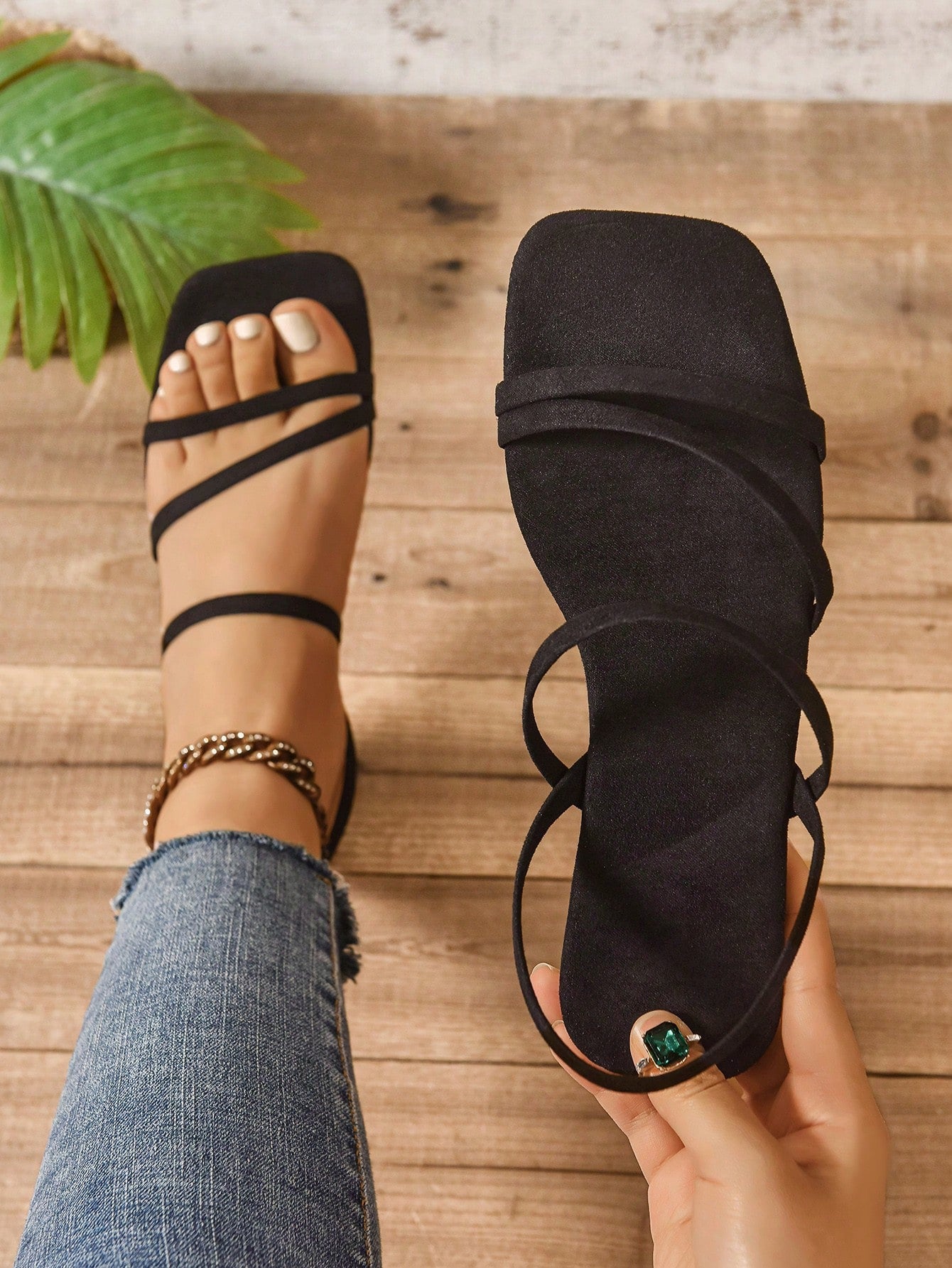 Women's flat sandals with a square open toe, crisscross front straps, and an elastic ankle strap, suitable for casual summer outdoor and beach vacation wear.