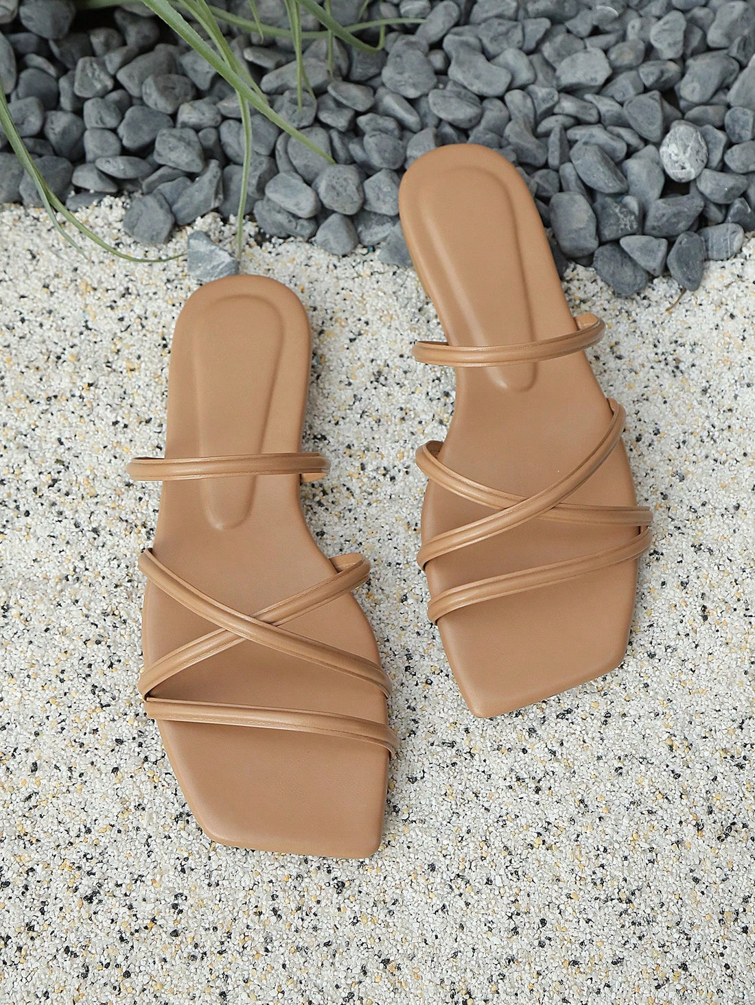 Women's flat square-toe sandals with criss-cross strappy design and open toe, beach-style slide sandals with ankle-strap look for casual outdoor wear.