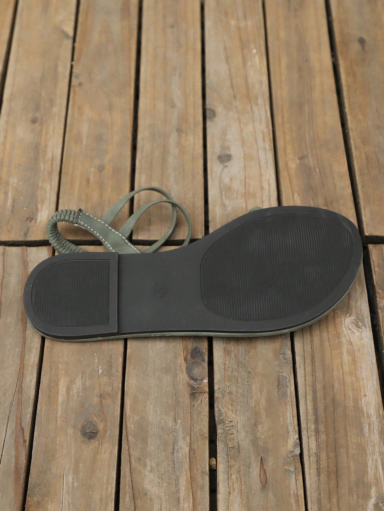 Women's flat open-toe slingback sandals with braided woven elastic band and soft sole, suitable for beach and casual wear.