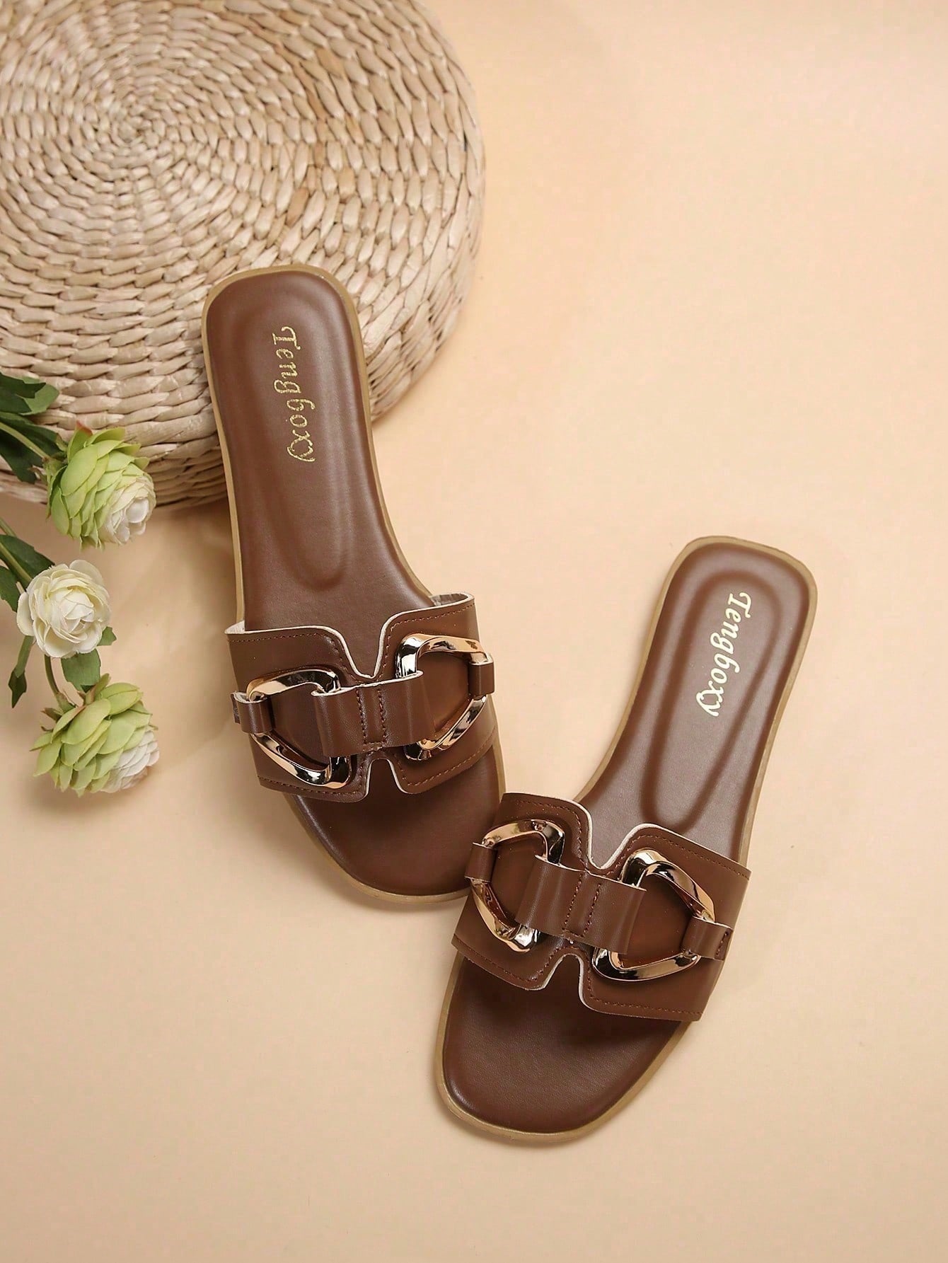 Women's chic flat sandals with ankle strap, cut-out design, colorblock pattern, and open toe, suitable for casual streetwear and beach wear.