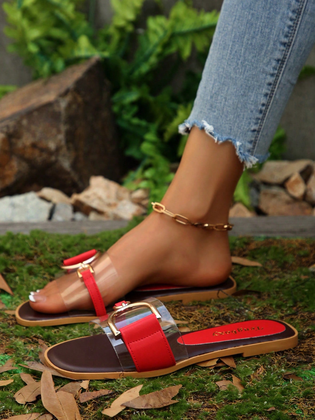 Women's chic flat sandals with ankle strap, cut-out design, colorblock pattern, and open toe, suitable for casual streetwear and beach wear.