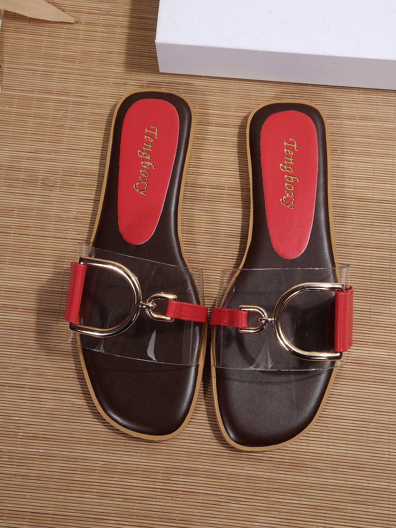 Women's chic flat sandals with ankle strap, cut-out design, colorblock pattern, and open toe, suitable for casual streetwear and beach wear.