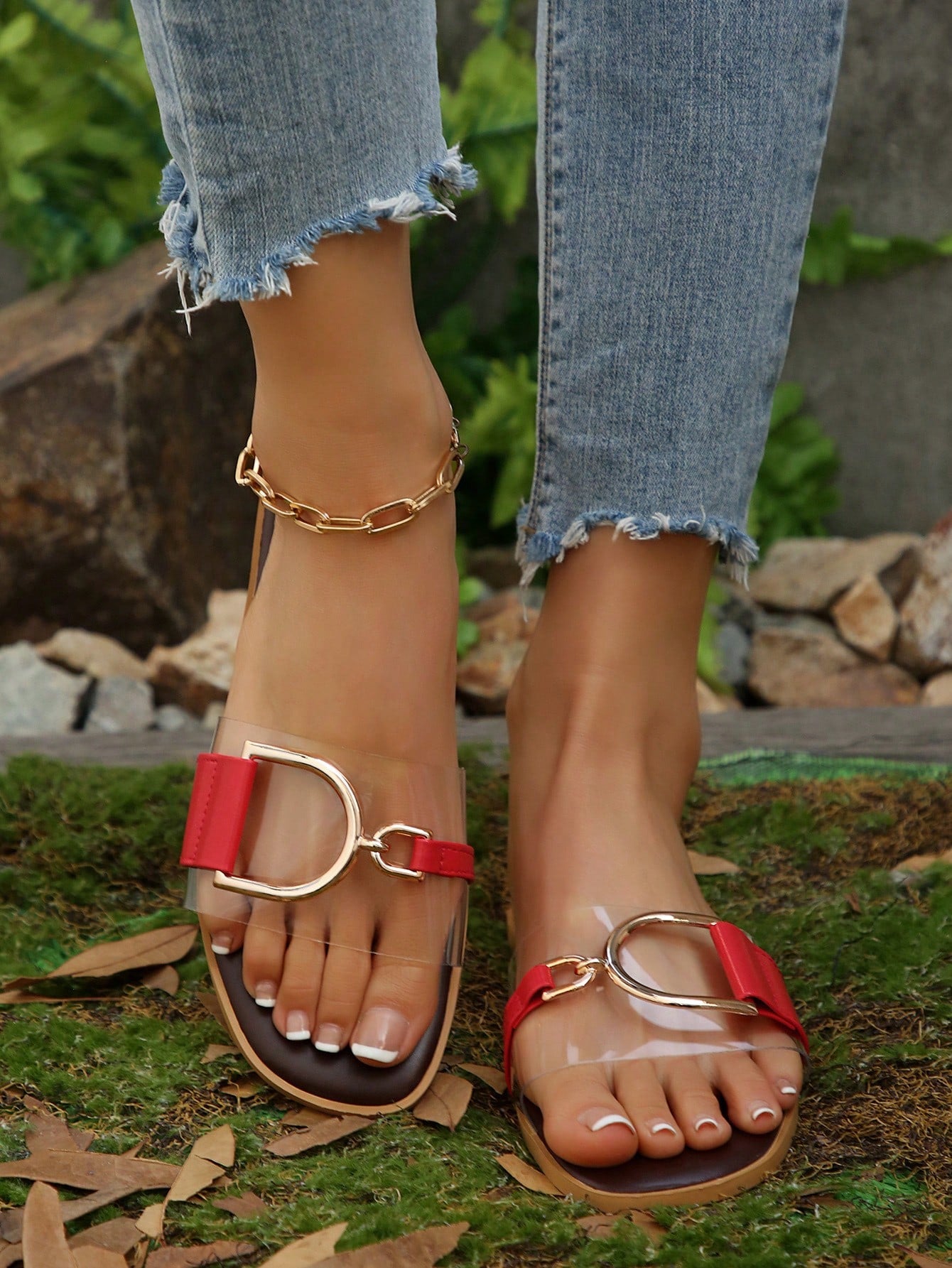Women's chic flat sandals with ankle strap, cut-out design, colorblock pattern, and open toe, suitable for casual streetwear and beach wear.