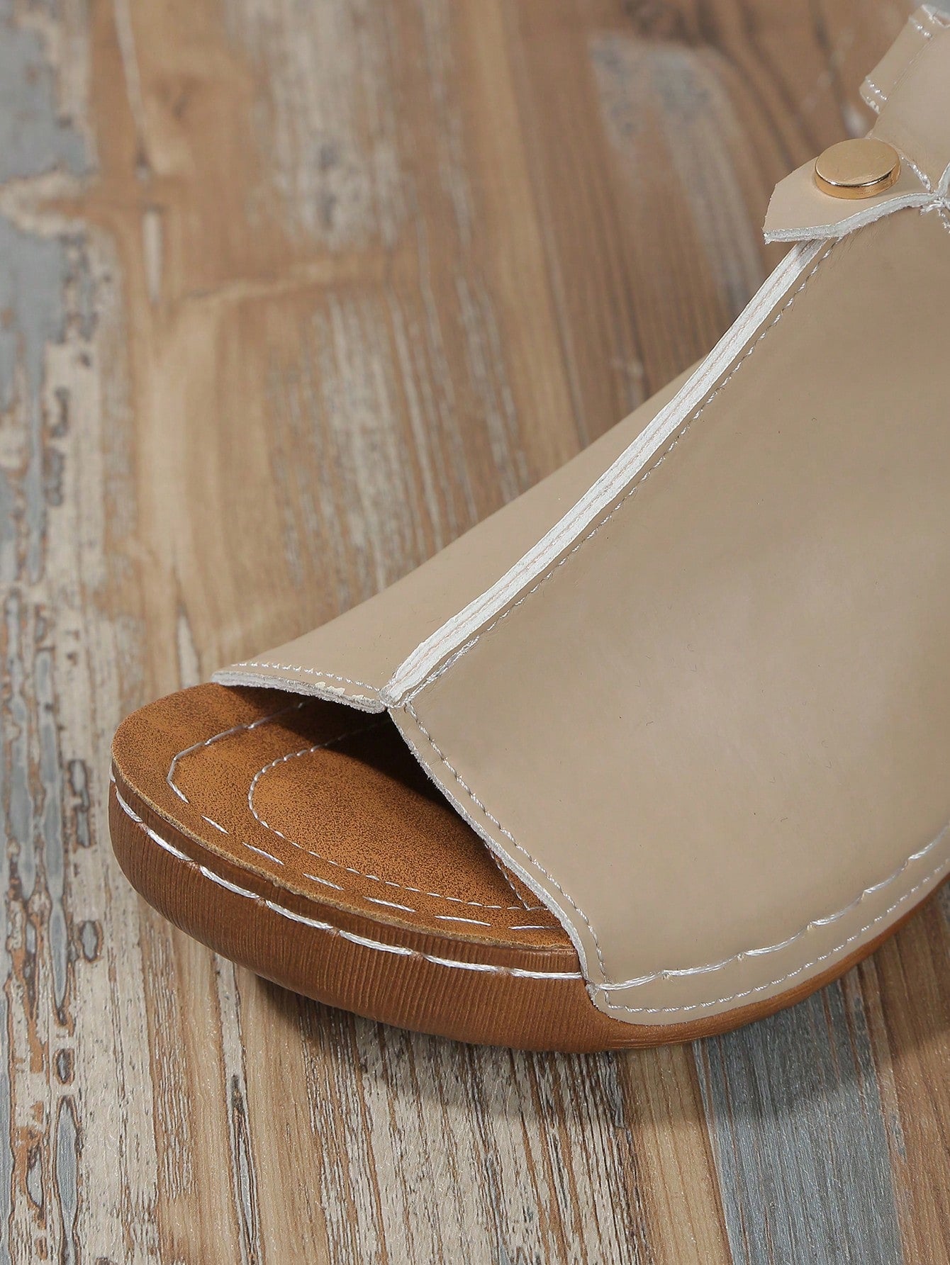 Women's open-toe platform wedge beach sandals with thick sole, stitching detail, floral accents, buckle closure, and removable adjustable shoelaces.