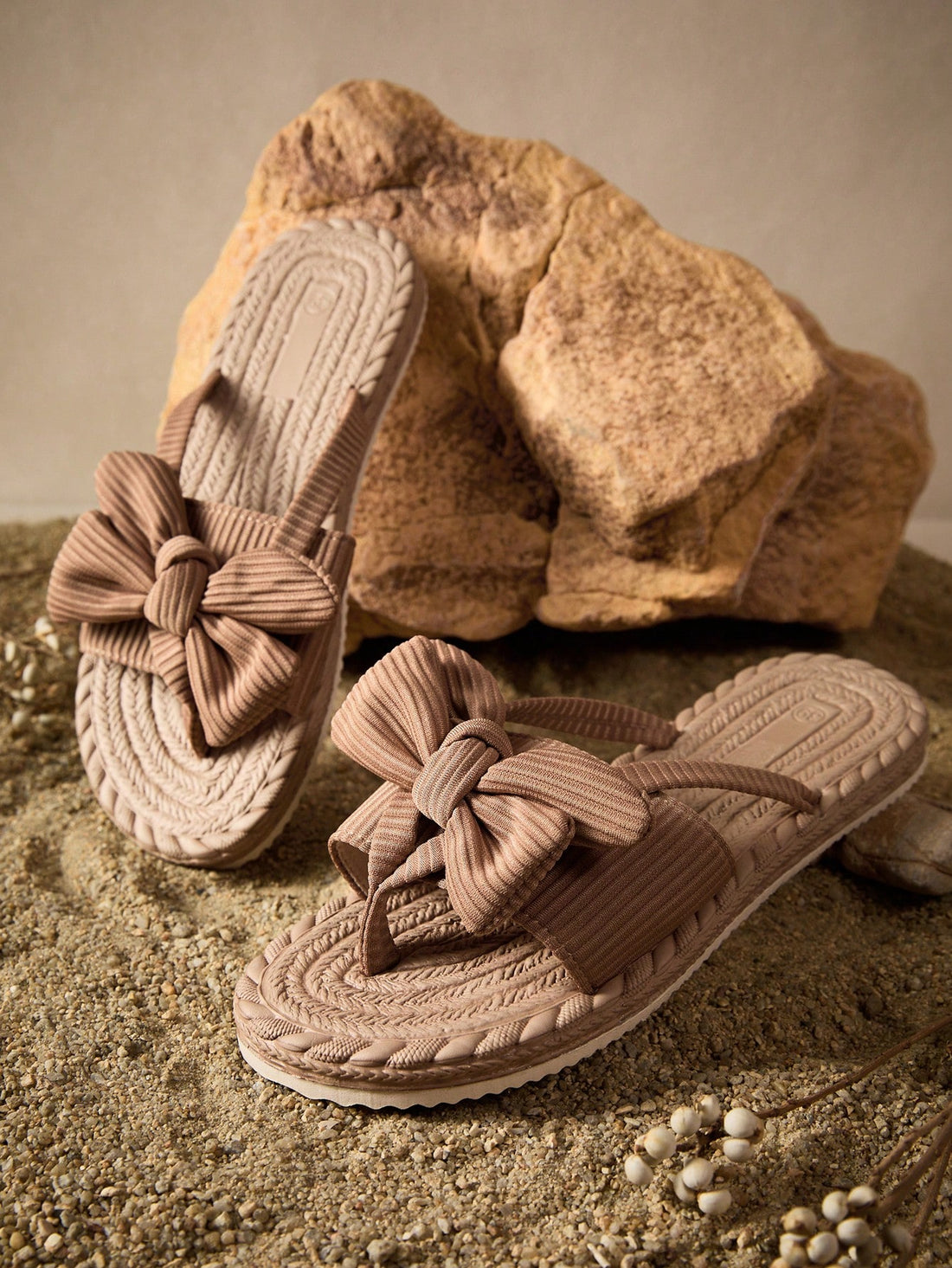 Women’s khaki flat slide sandals with bow decor and open toe design, lightweight non-slip sole, casual comfort style