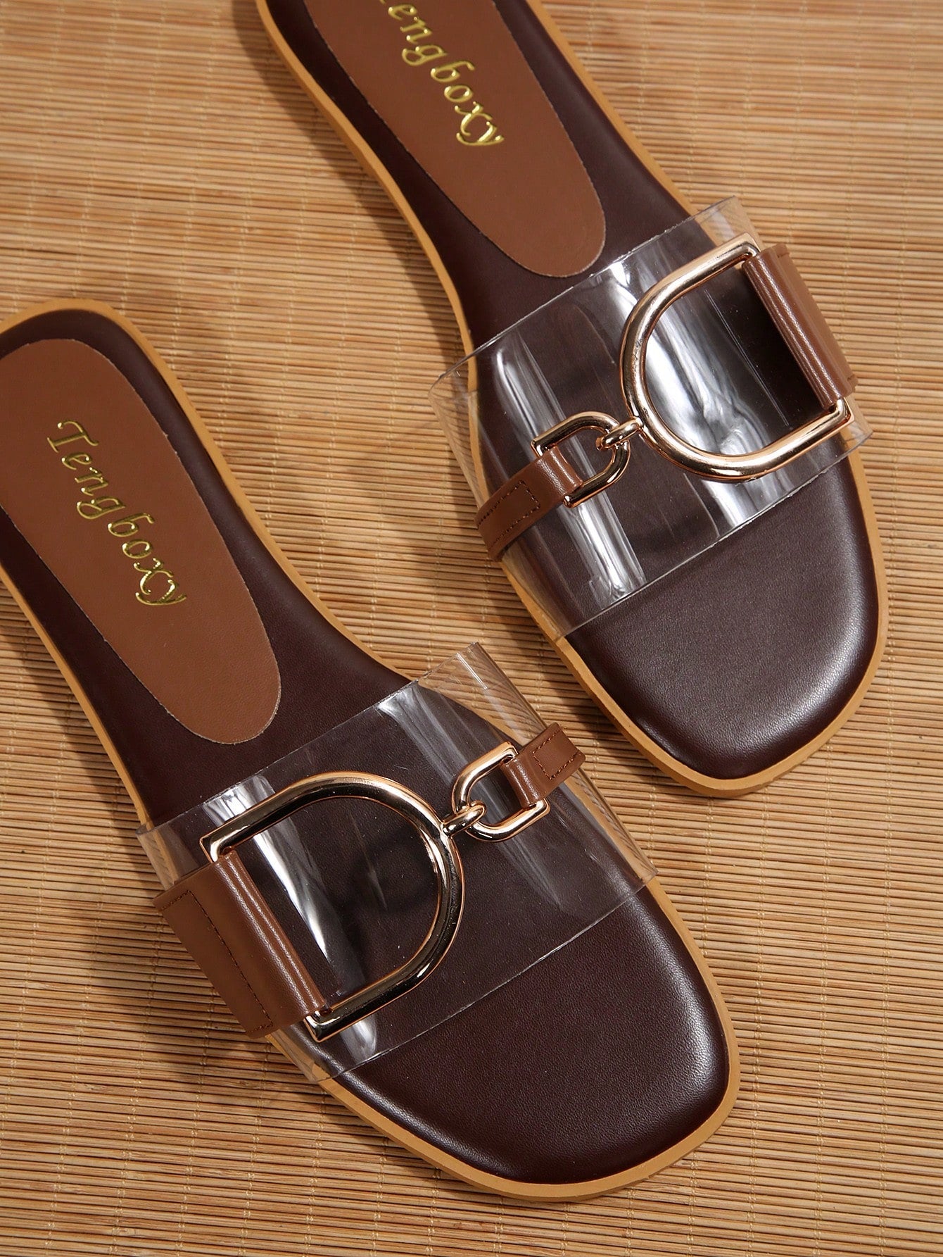 Women's chic flat sandals with ankle strap, cut-out design, colorblock pattern, and open toe, suitable for casual streetwear and beach wear.