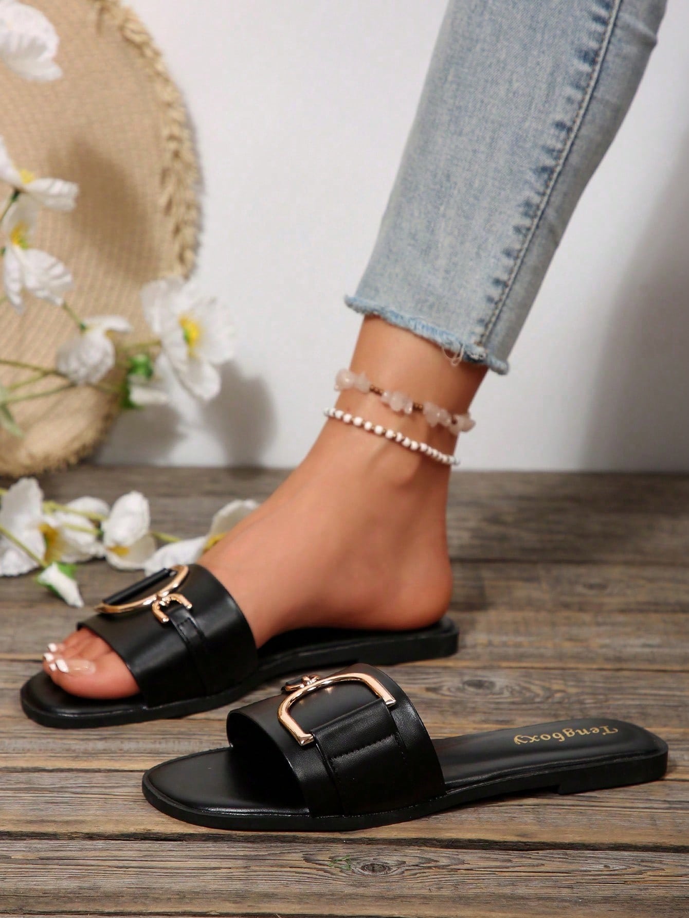 Women's chic flat sandals with ankle strap, cut-out design, colorblock pattern, and open toe, suitable for casual streetwear and beach wear.