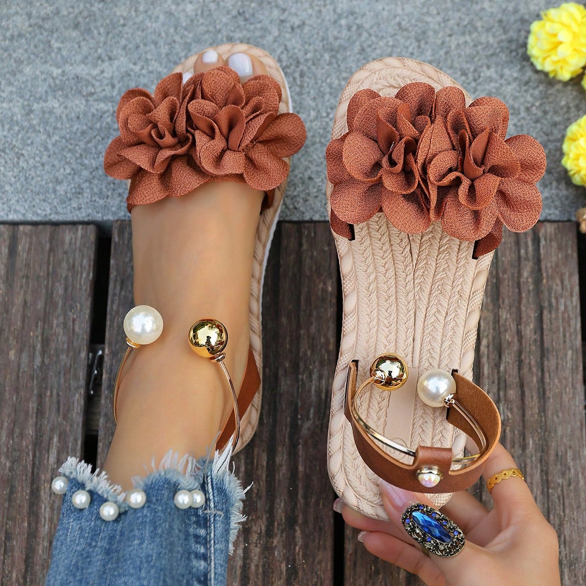 Women's floral beach slip-on flat sandals with soft non-slip sole and classic open sandal design in beige.