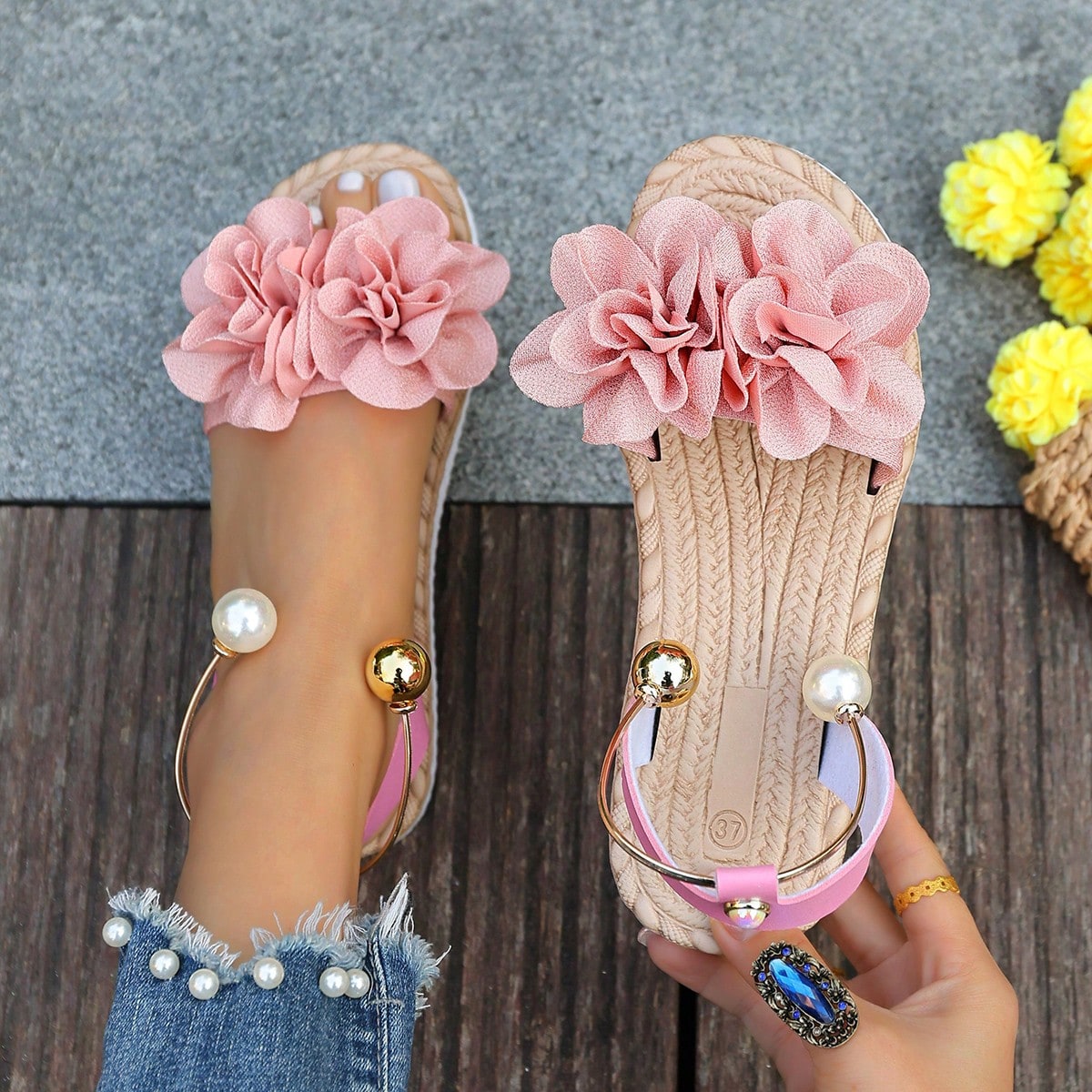 Women's floral beach slip-on flat sandals with soft non-slip sole and classic open sandal design in beige.