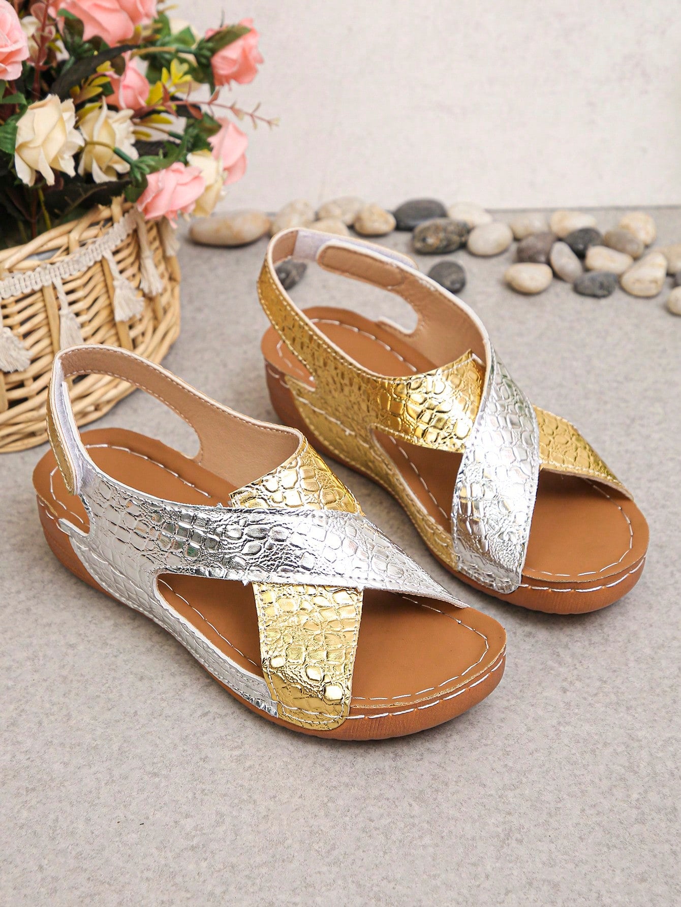 Pair of women’s plus size platform wedge sandals with round toe, criss-cross straps, hook-and-loop Velcro closure, and textured crocodile-embossed PU upper, designed for beach and vacation wear.