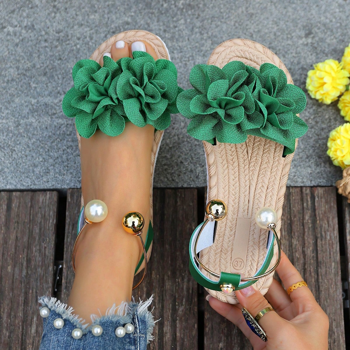 Women's floral beach slip-on flat sandals with soft non-slip sole and classic open sandal design in beige.