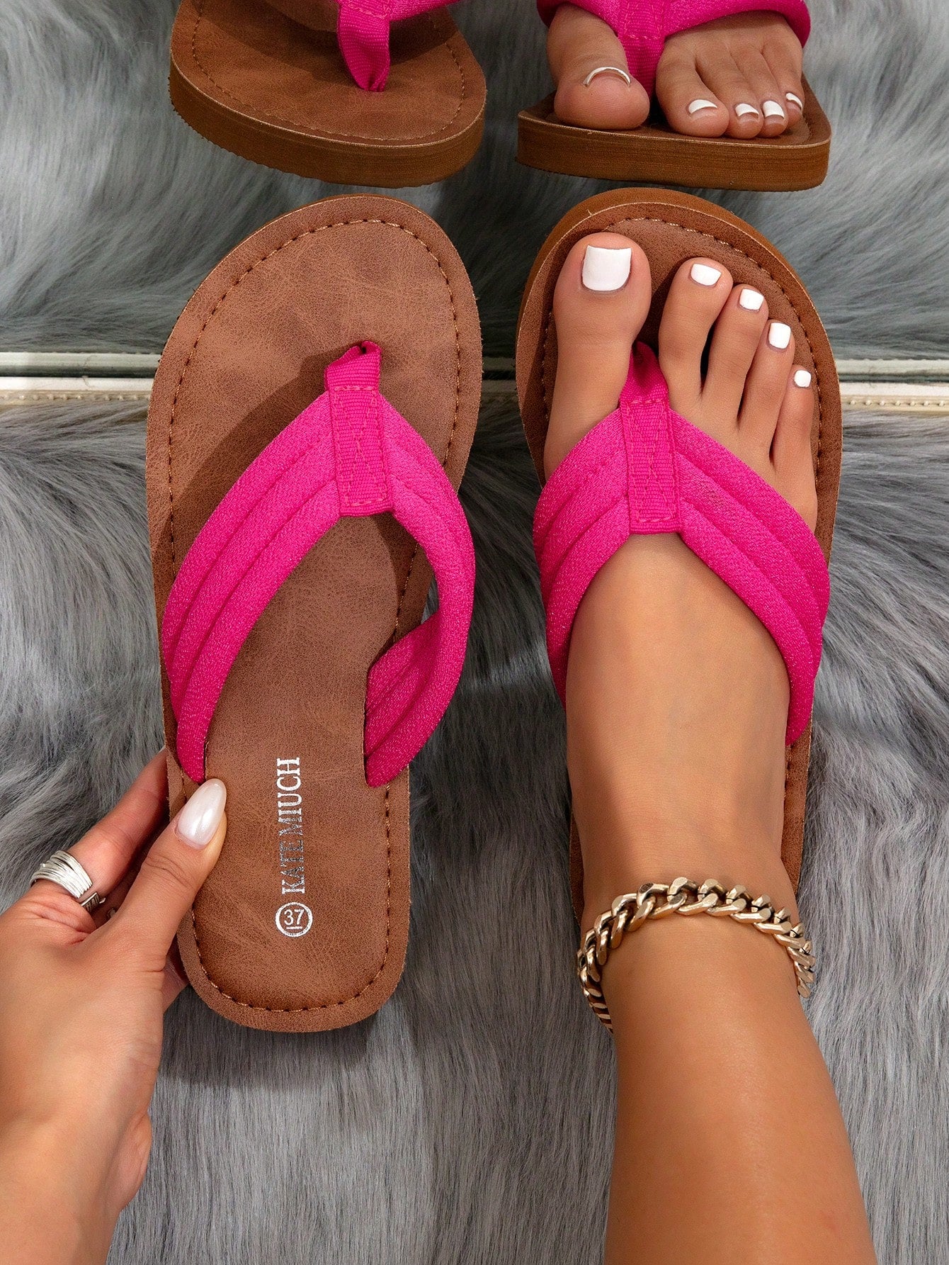 Women's velvet flat slide sandals with floral detail and a round toe, casual chic slip-on style for outdoor wear.