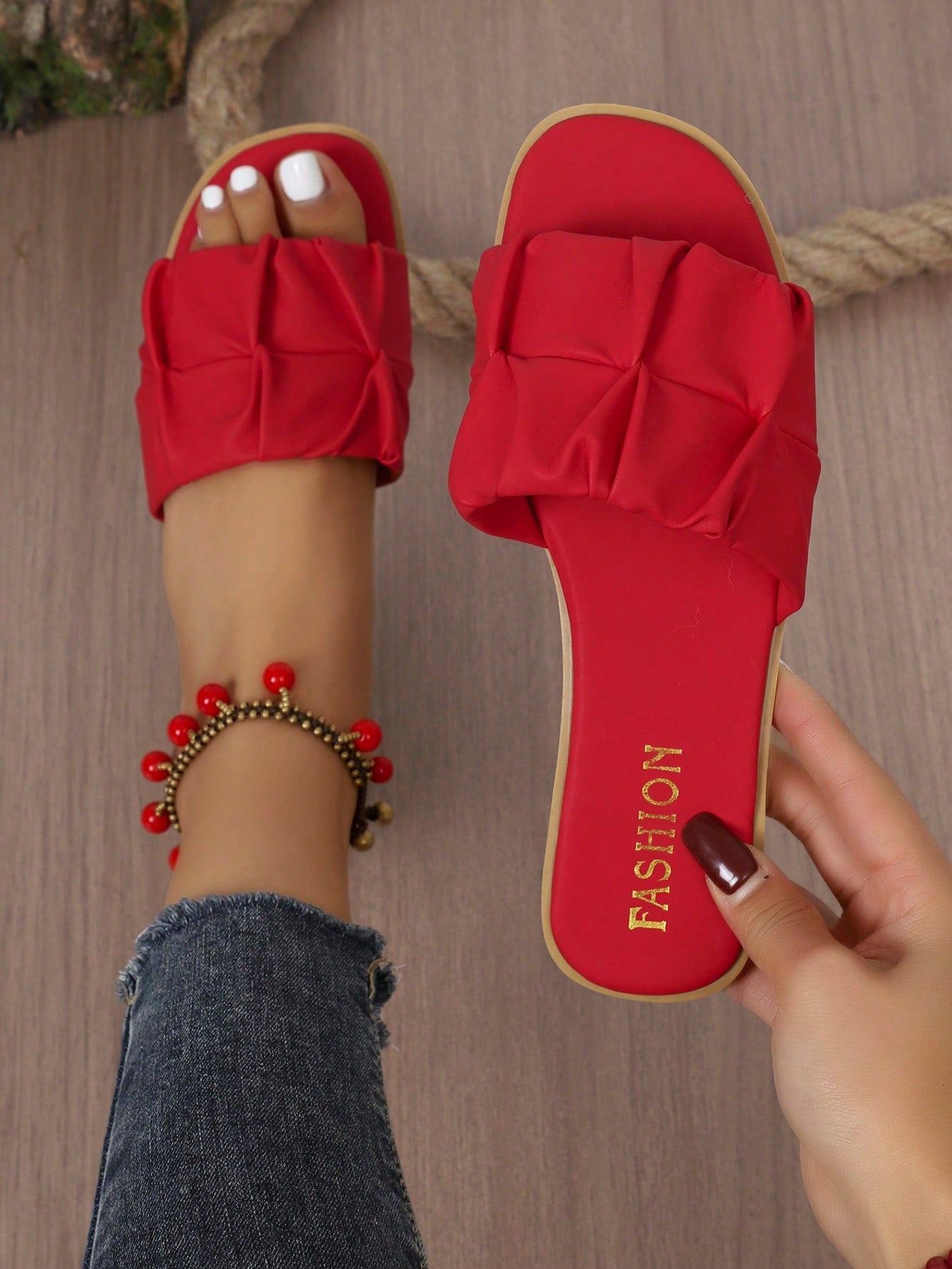 Women's open-toe flat slide sandals with pleated ruffle-edge detail and colorblock design, featuring a soft PU leather footbed and non-slip outsole for beach and casual outdoor wear.