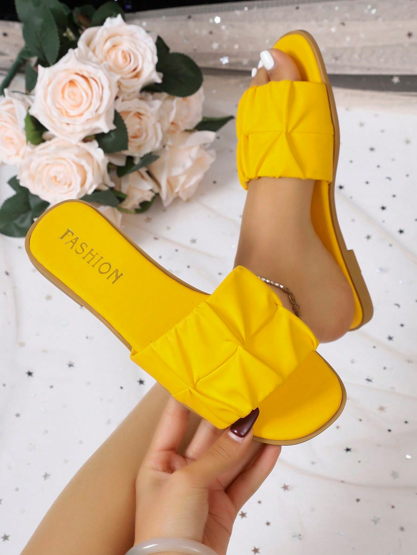 Women's open-toe flat slide sandals with pleated ruffle-edge detail and colorblock design, featuring a soft PU leather footbed and non-slip outsole for beach and casual outdoor wear.