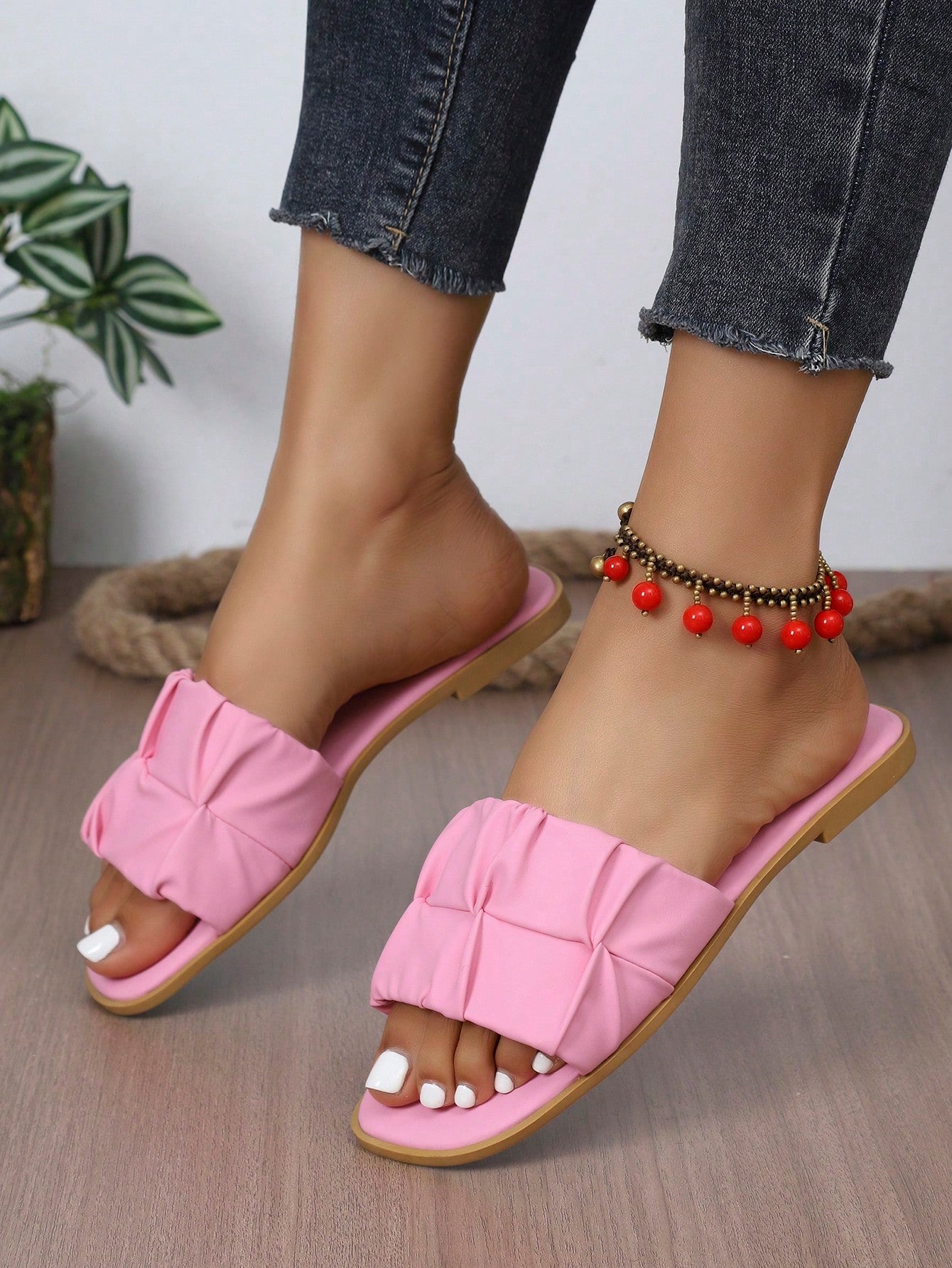 Women's open-toe flat slide sandals with pleated ruffle-edge detail and colorblock design, featuring a soft PU leather footbed and non-slip outsole for beach and casual outdoor wear.