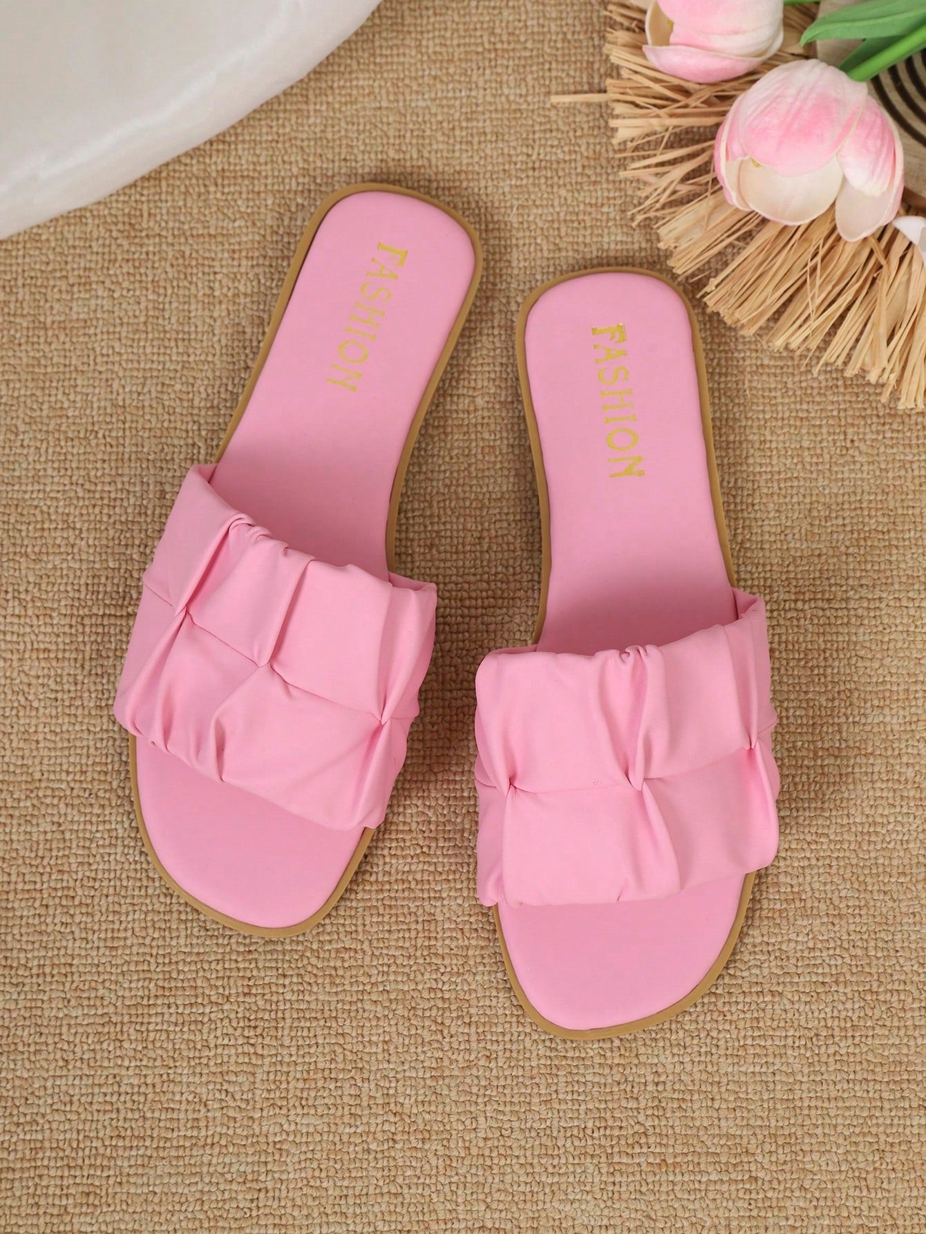 Women's open-toe flat slide sandals with pleated ruffle-edge detail and colorblock design, featuring a soft PU leather footbed and non-slip outsole for beach and casual outdoor wear.