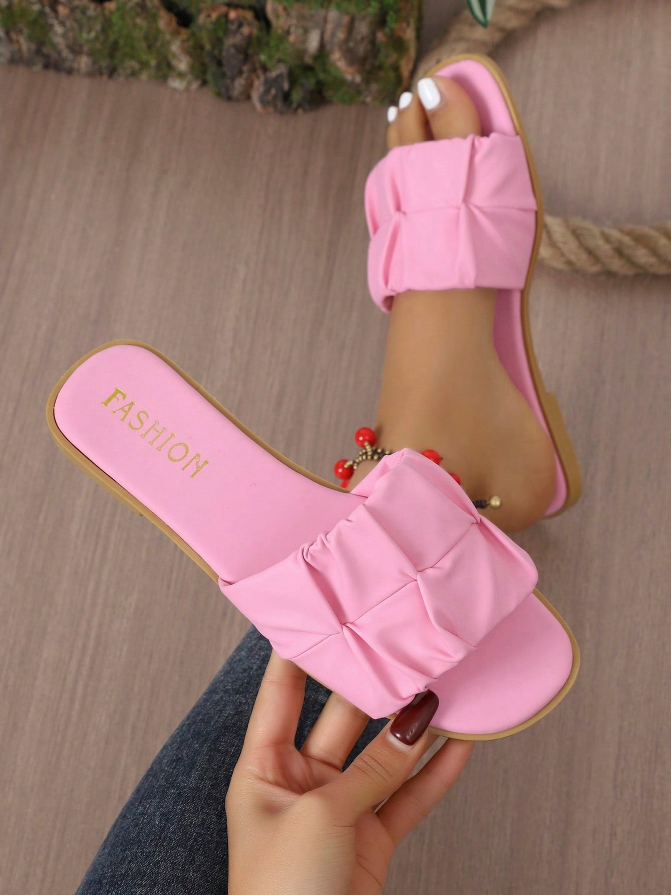 Women's open-toe flat slide sandals with pleated ruffle-edge detail and colorblock design, featuring a soft PU leather footbed and non-slip outsole for beach and casual outdoor wear.