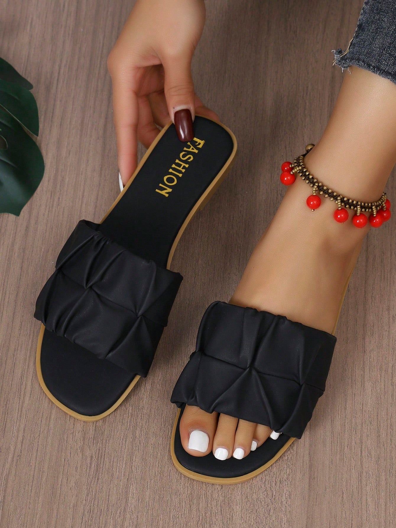 Women's open-toe flat slide sandals with pleated ruffle-edge detail and colorblock design, featuring a soft PU leather footbed and non-slip outsole for beach and casual outdoor wear.