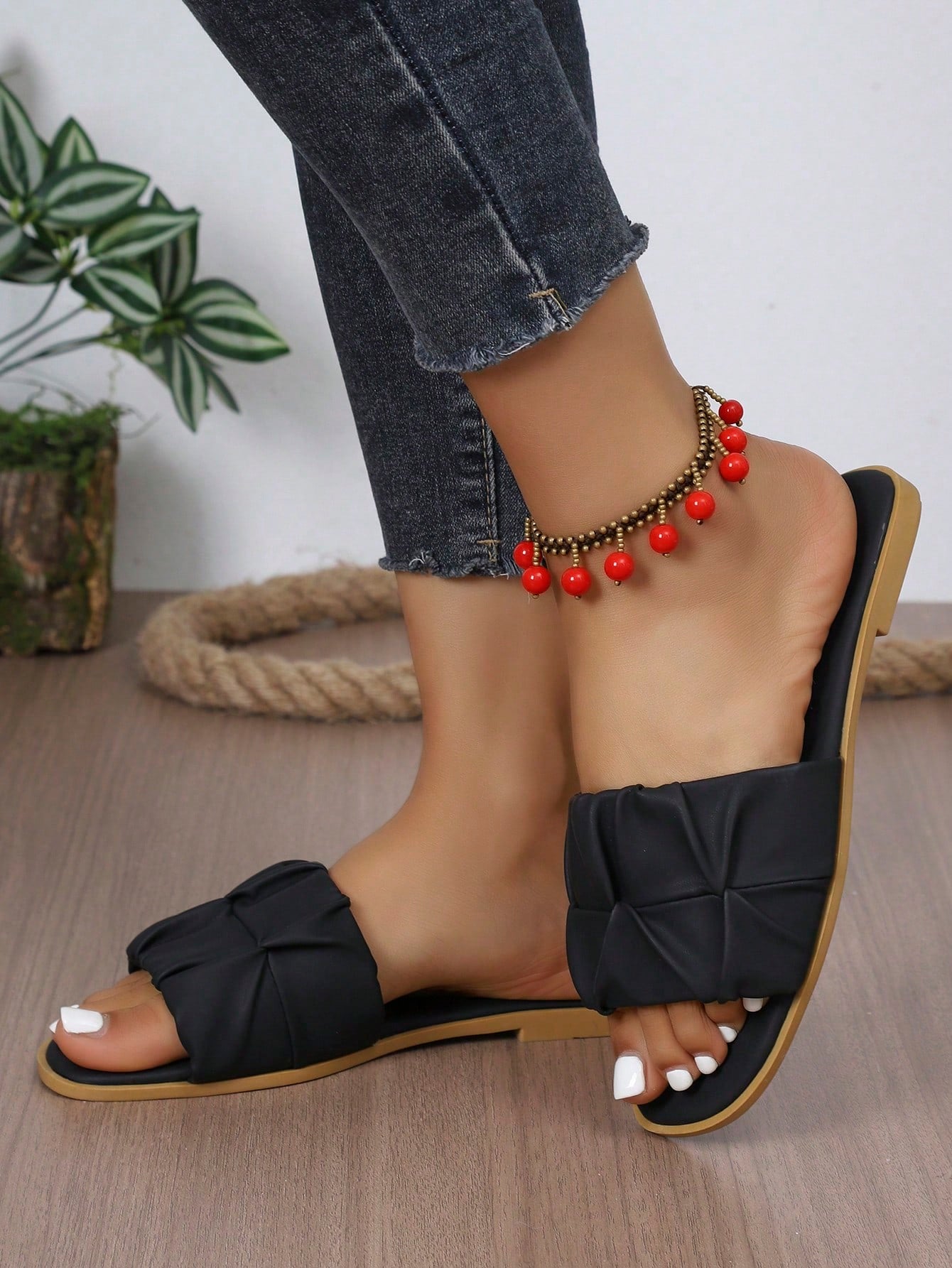 Women's open-toe flat slide sandals with pleated ruffle-edge detail and colorblock design, featuring a soft PU leather footbed and non-slip outsole for beach and casual outdoor wear.