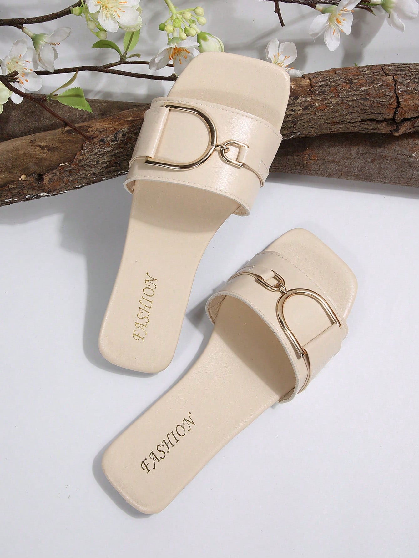 Women's chic flat sandals with ankle strap, cut-out design, colorblock pattern, and open toe, suitable for casual streetwear and beach wear.