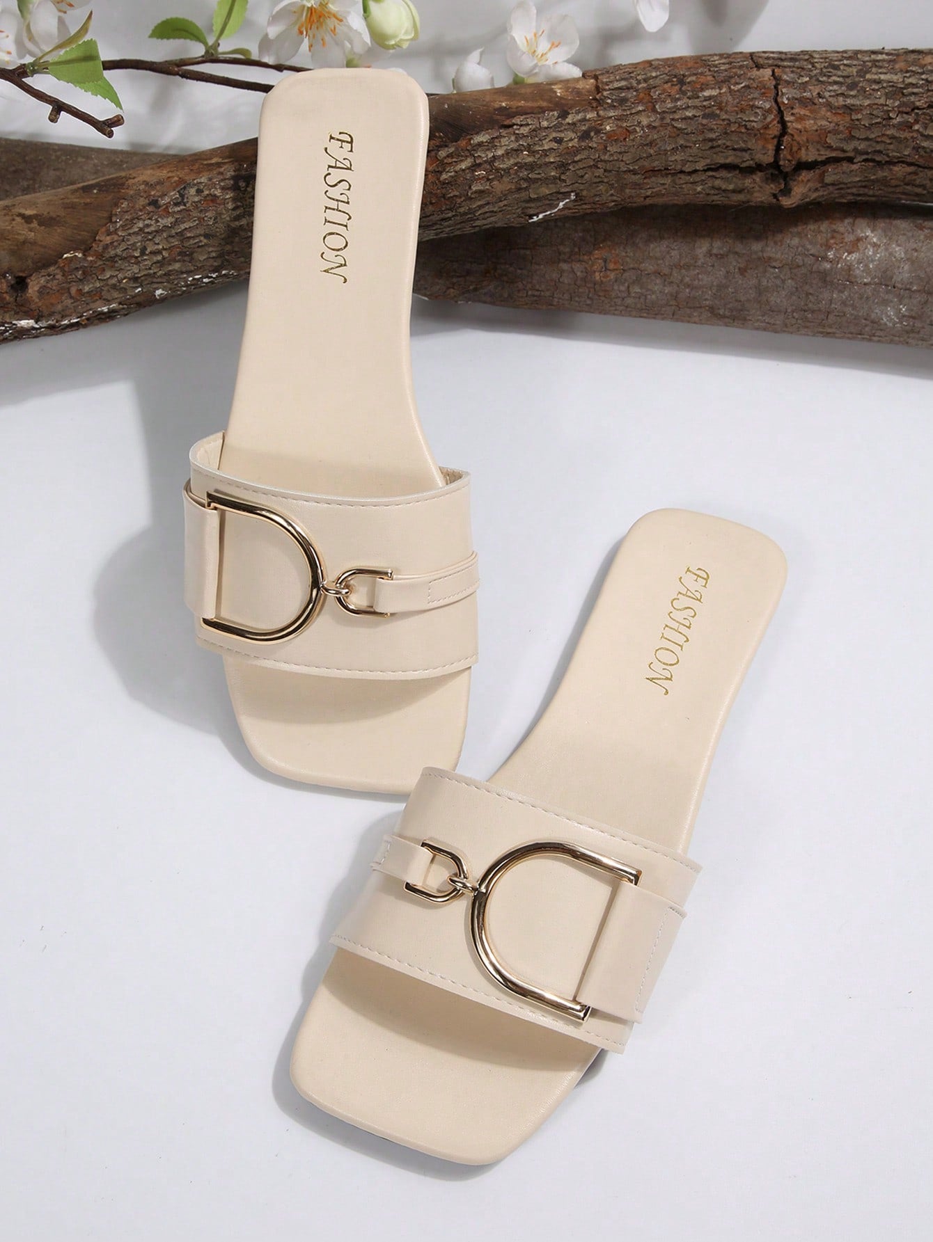 Women's chic flat sandals with ankle strap, cut-out design, colorblock pattern, and open toe, suitable for casual streetwear and beach wear.