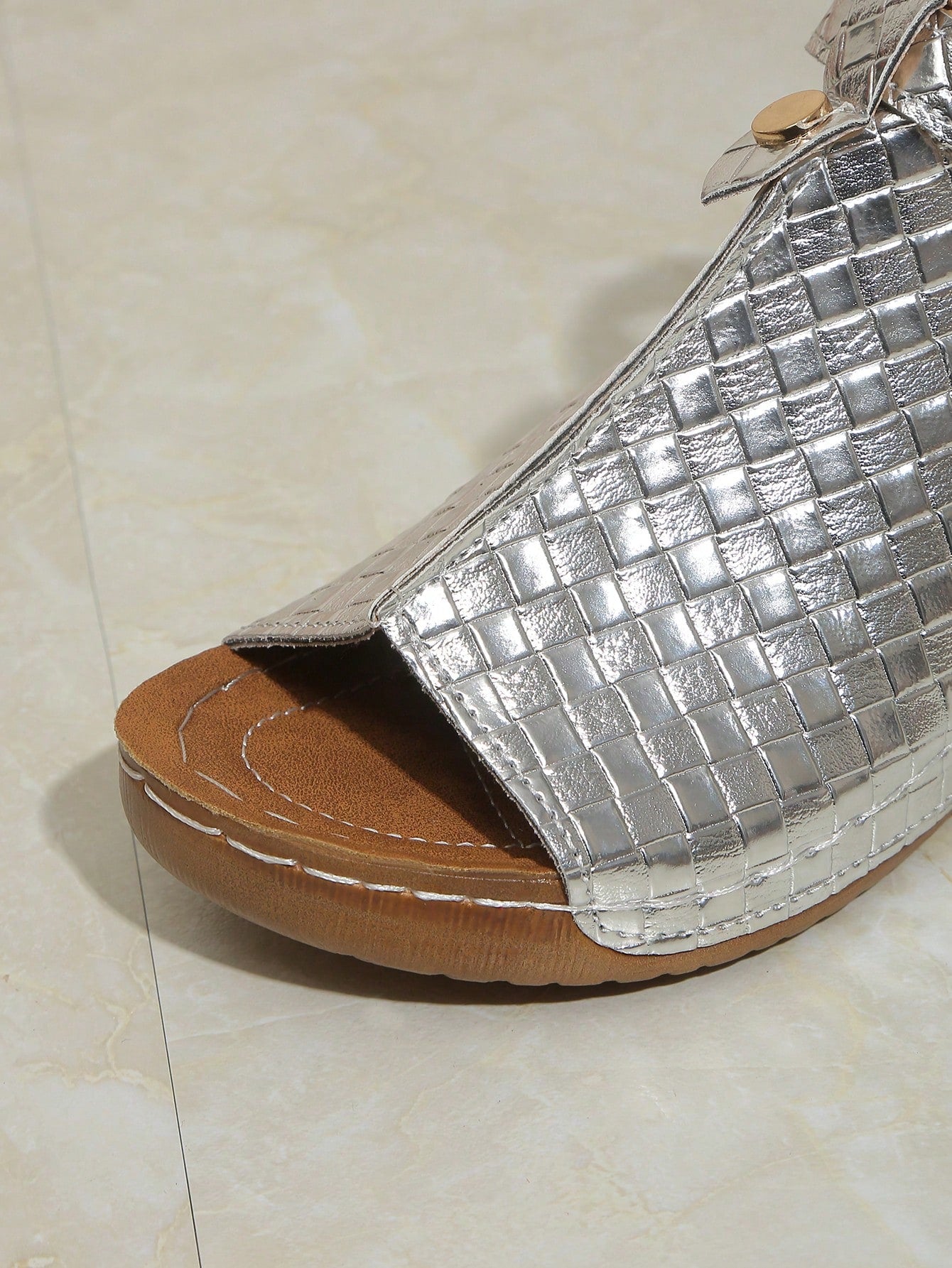 Women's open-toe platform wedge beach sandals with thick sole, stitching detail, floral accents, buckle closure, and removable adjustable shoelaces.