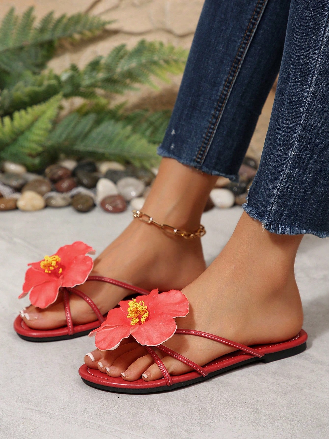 Women's open-toe flat slide sandals with a single strap and applique detail, glamorous casual style for beach and daily wear.