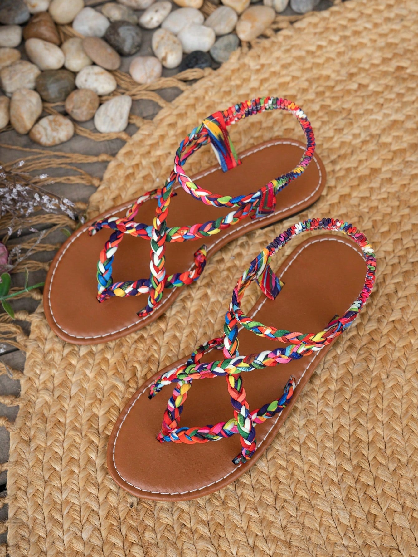 Women’s leopard print woven flat slide sandals with cut-out details and open toe silhouette, casual beach-style slip-on design.