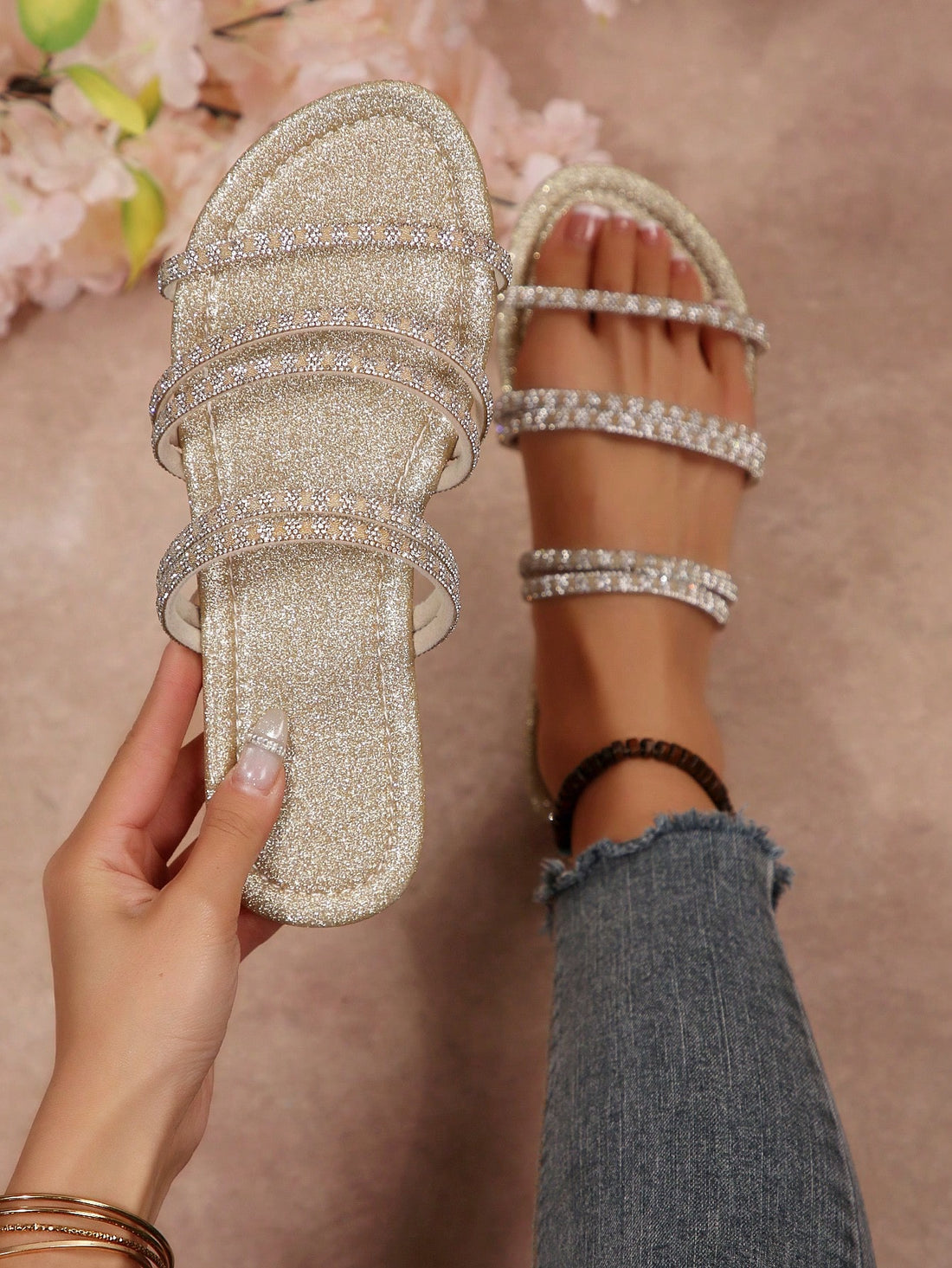 Women's chic flat sandals with ankle strap, cut-out design, colorblock pattern, and open toe, suitable for casual streetwear and beach wear.