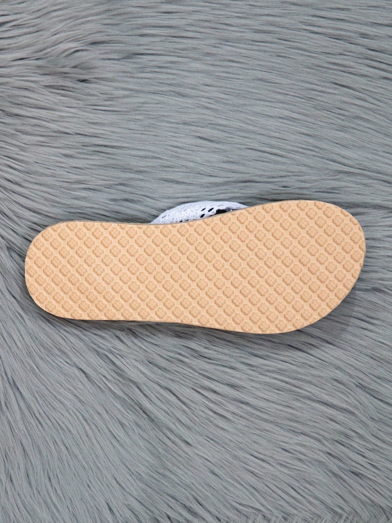 Women's classic leopard print flip flops with flat anti-slip sole, bohemian summer beach slipper style for outdoor wear