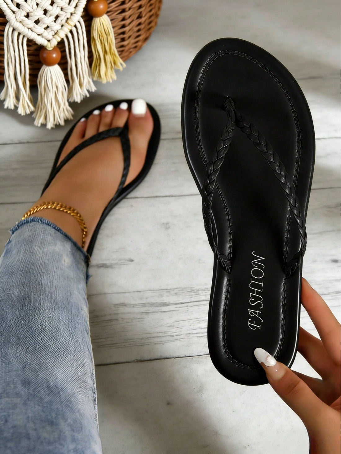 Women’s lace-up flat slingback sandals with braided detail and open toe, designed for casual daily wear, commuting, vacation, and beach use.