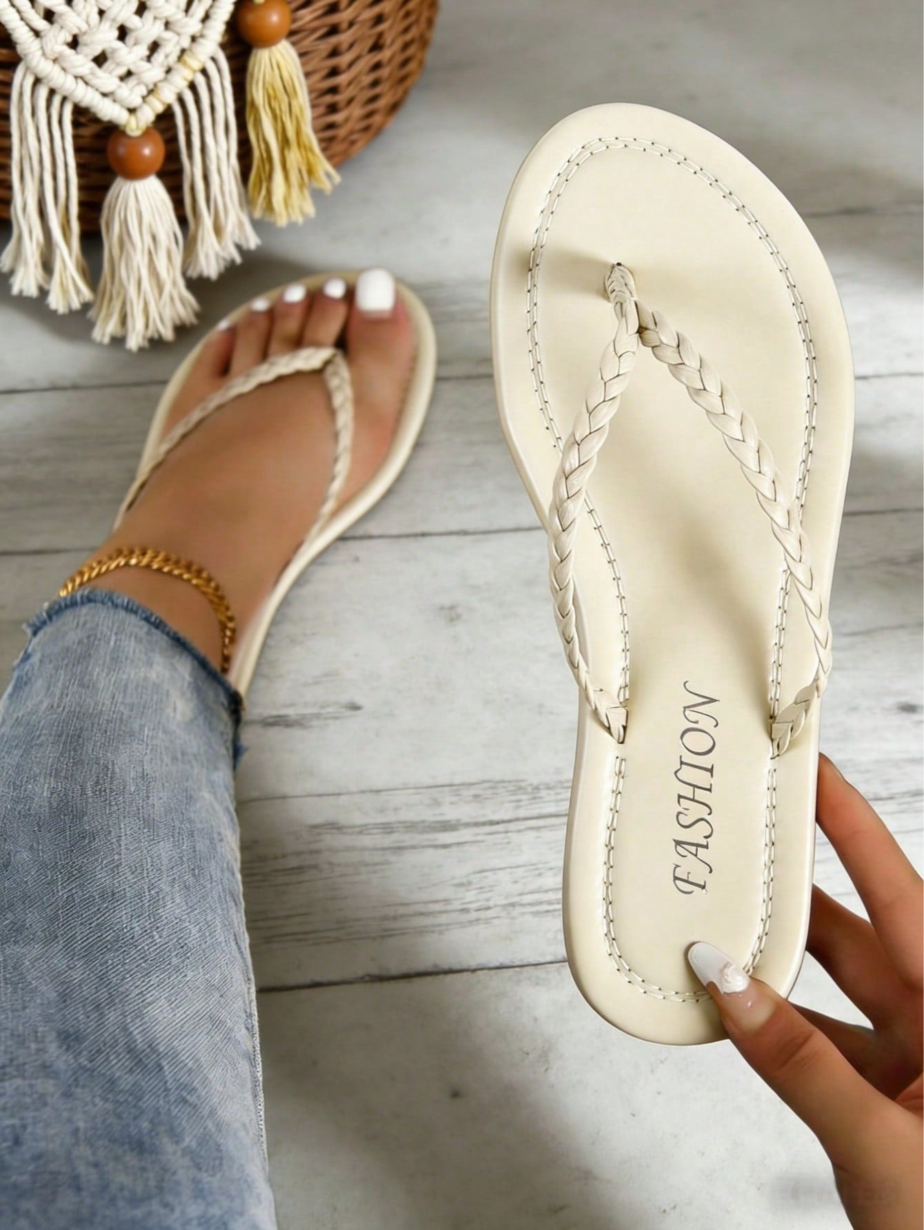 Women’s lace-up flat slingback sandals with braided detail and open toe, designed for casual daily wear, commuting, vacation, and beach use.