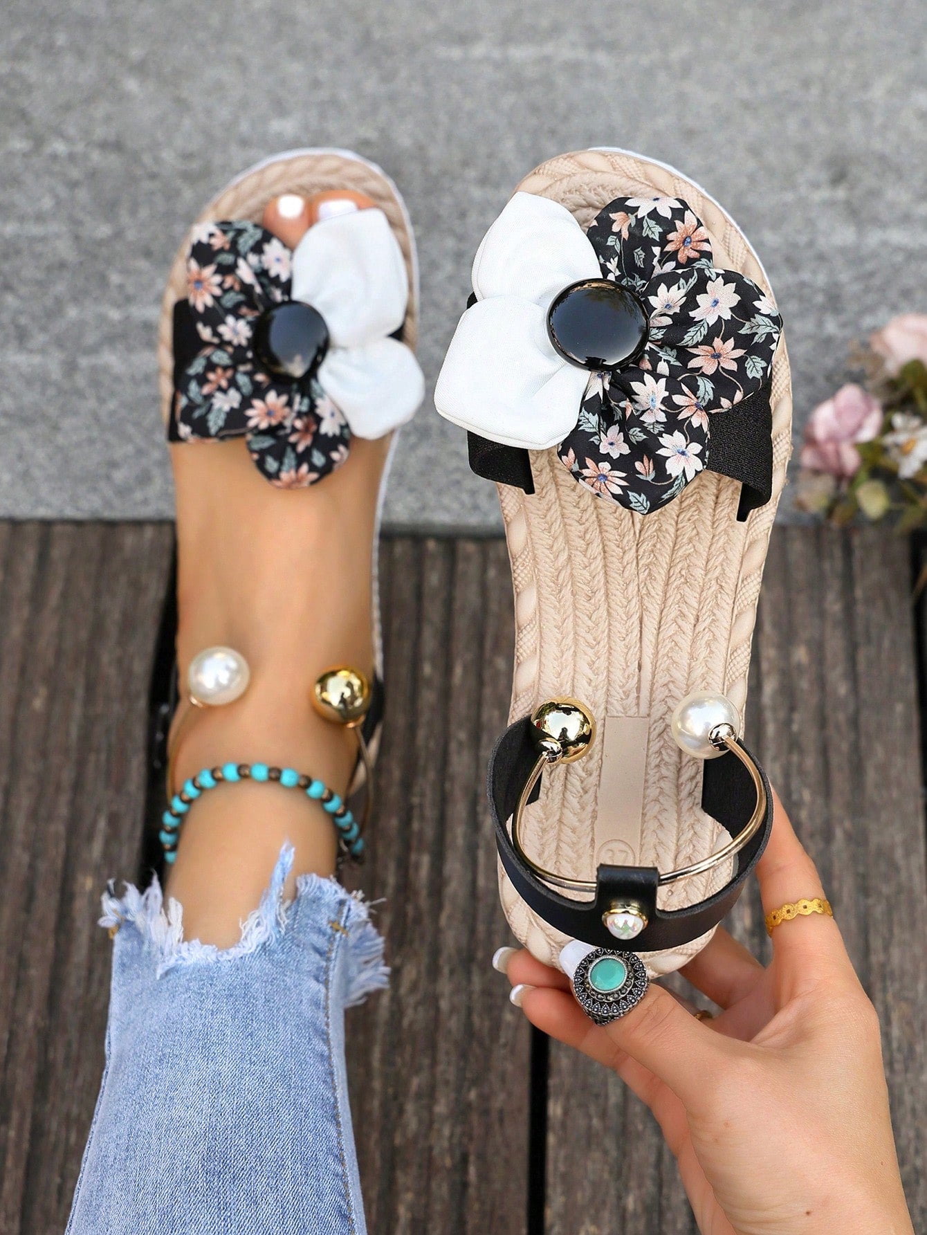 Women's floral beach slip-on flat sandals with soft non-slip sole and classic open sandal design in beige.