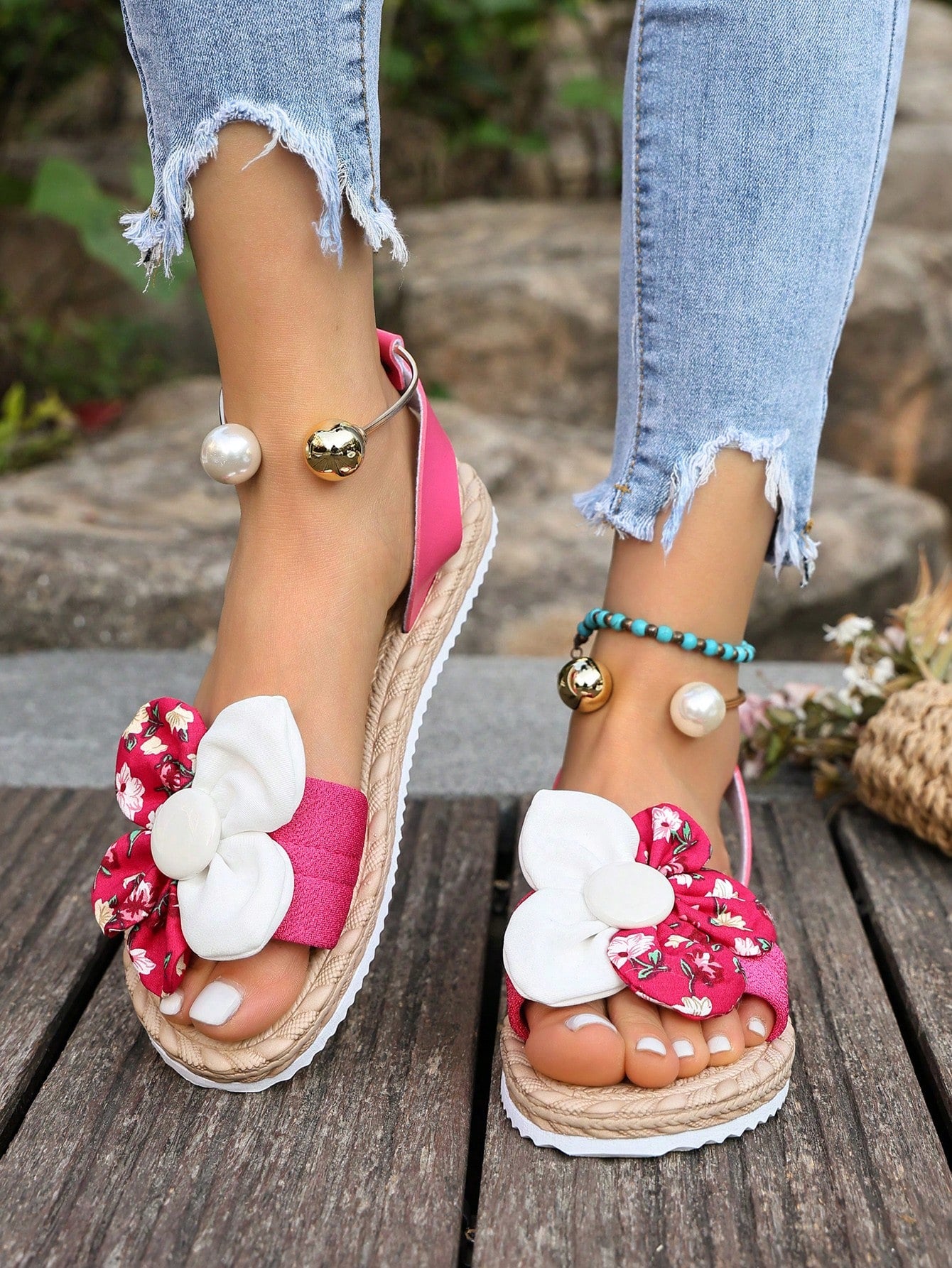 Women's floral beach slip-on flat sandals with soft non-slip sole and classic open sandal design in beige.