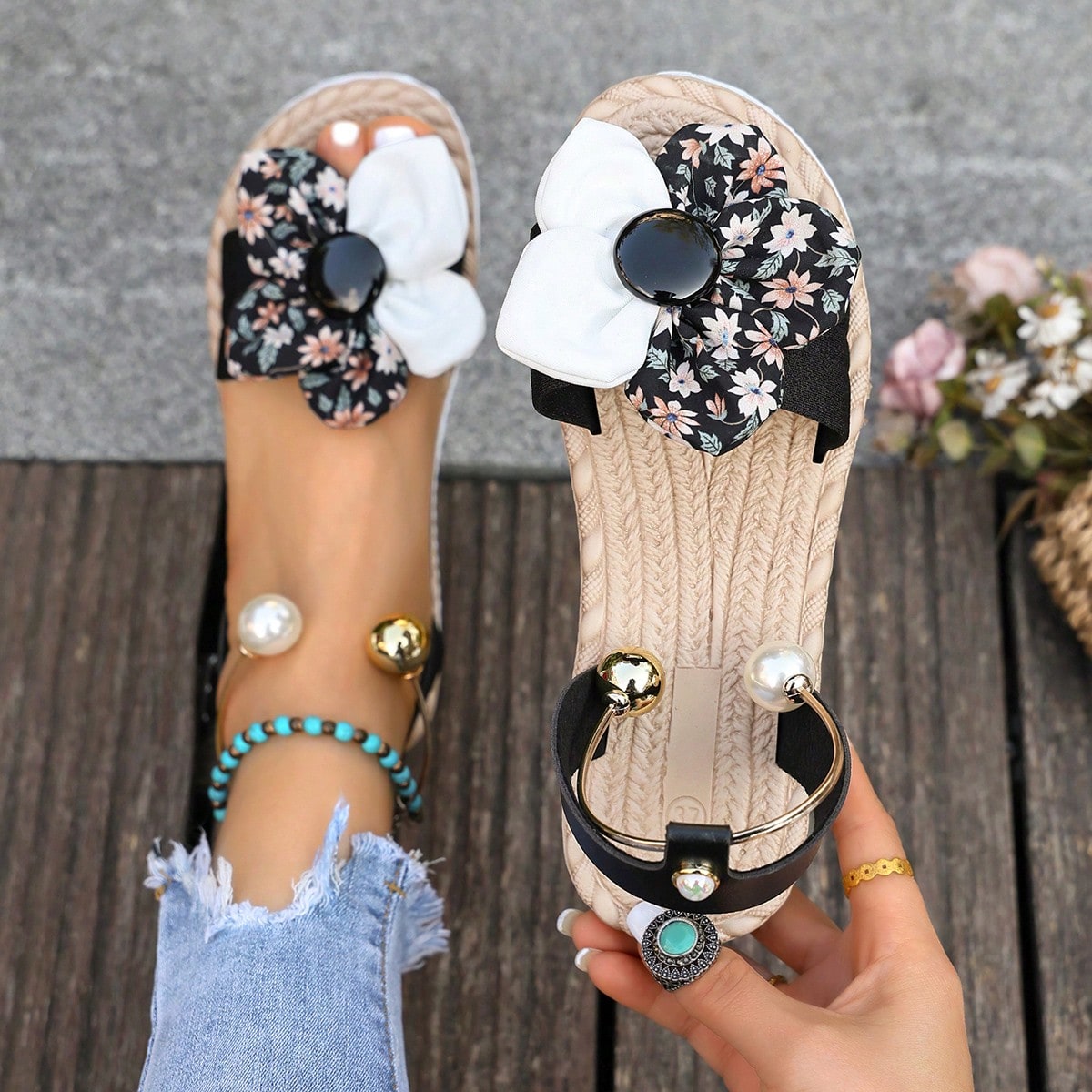 Women's floral beach slip-on flat sandals with soft non-slip sole and classic open sandal design in beige.