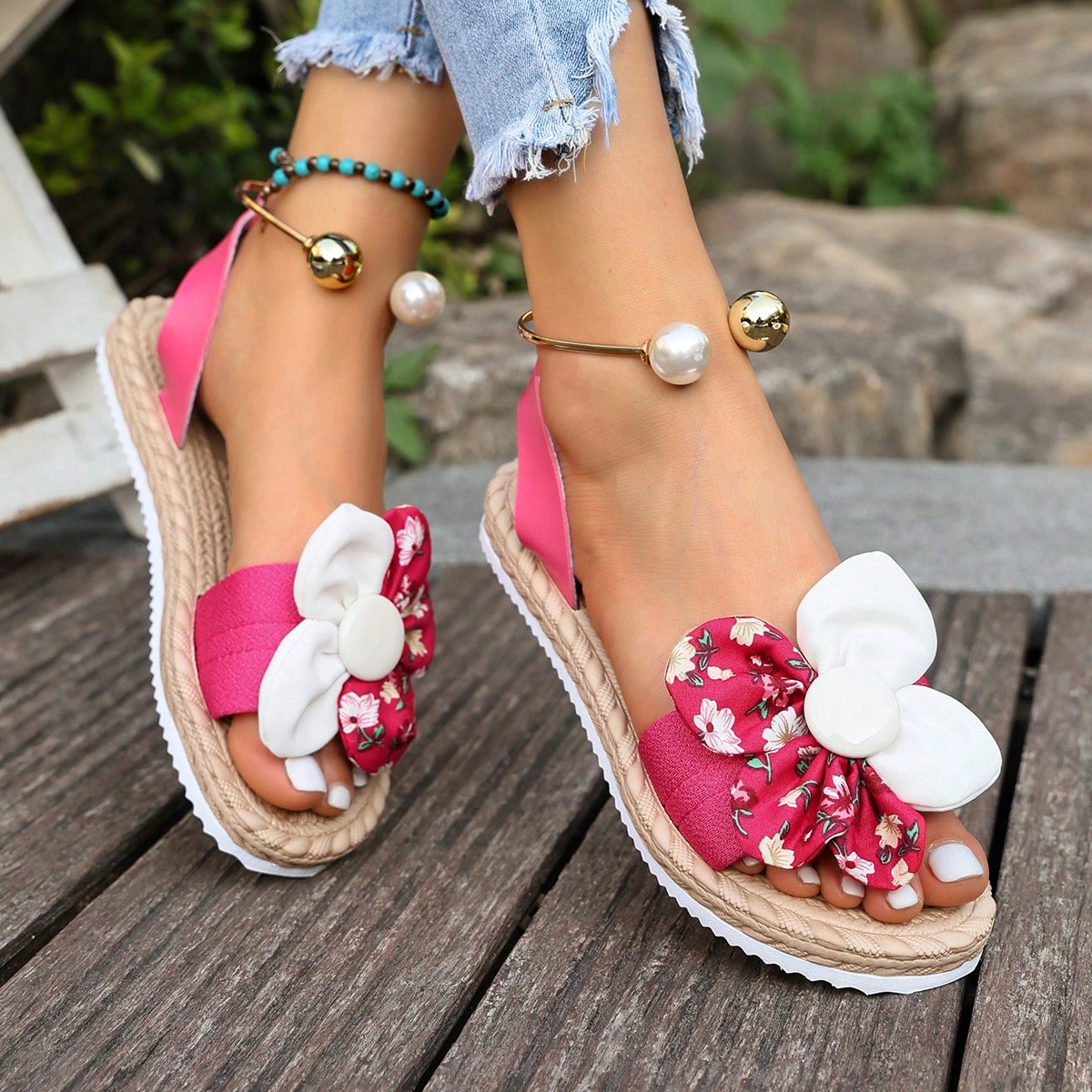 Women's floral beach slip-on flat sandals with soft non-slip sole and classic open sandal design in beige.