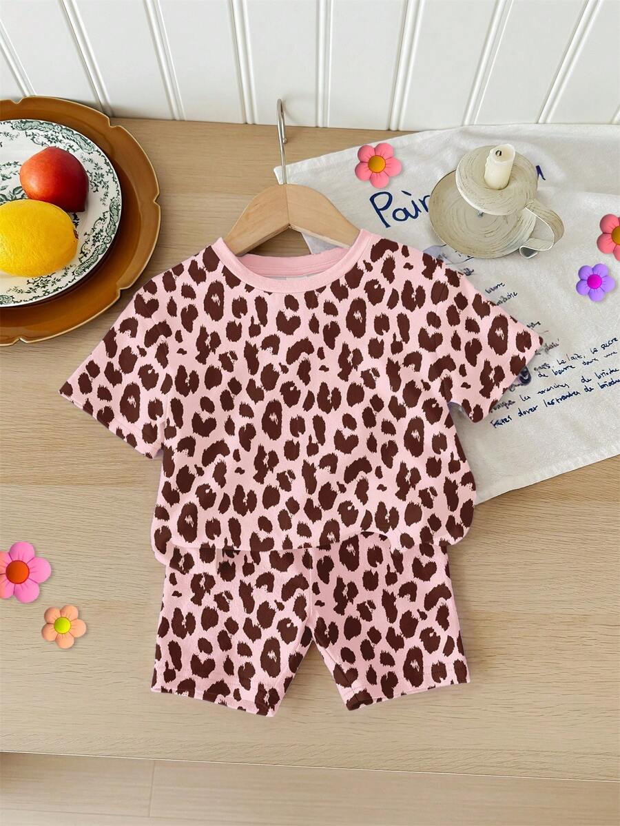 Young Girl Young Girl Casual Minimalist Short Sleeve T-Shirt And Shorts 2-Piece Set Suitable For Summer