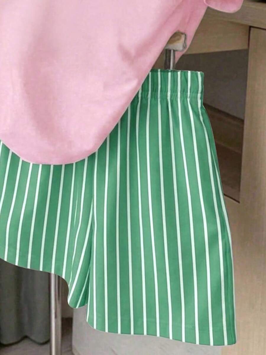 Young Girl Young Girl Casual Minimalist Short Sleeve T-Shirt And Shorts 2-Piece Set Suitable For Summer
