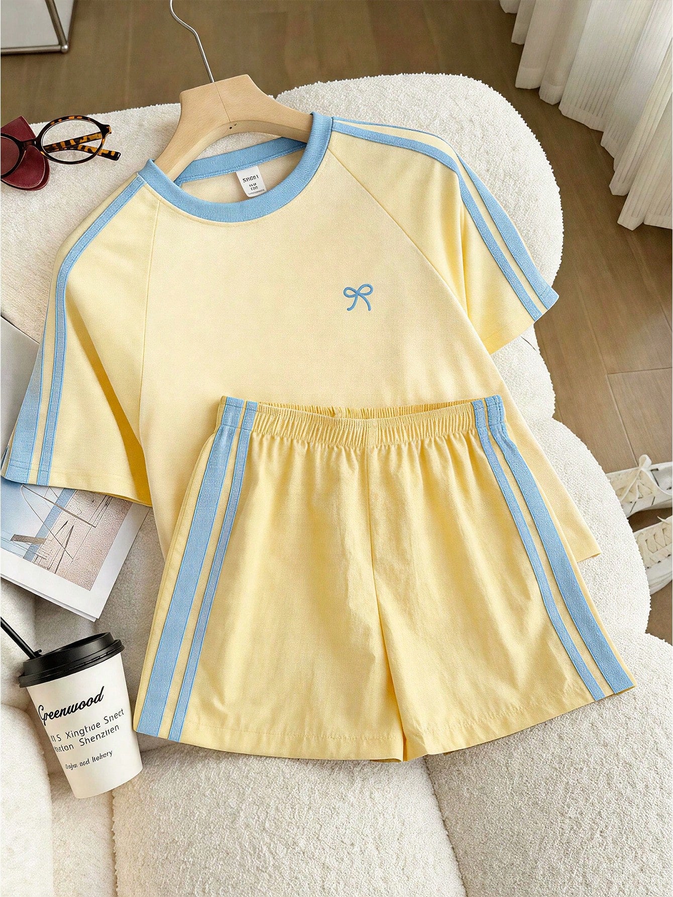 Genkimix Kids Young Girls Casual Light Sports Print Leopard Raglan T-Shirt With Cute Bow Front, Contrast Pink Knit Jersey Fabric, Y2K Retro Double Stripe Leopard Shorts Set, Suitable For Casual Activities, Street Style, Sports